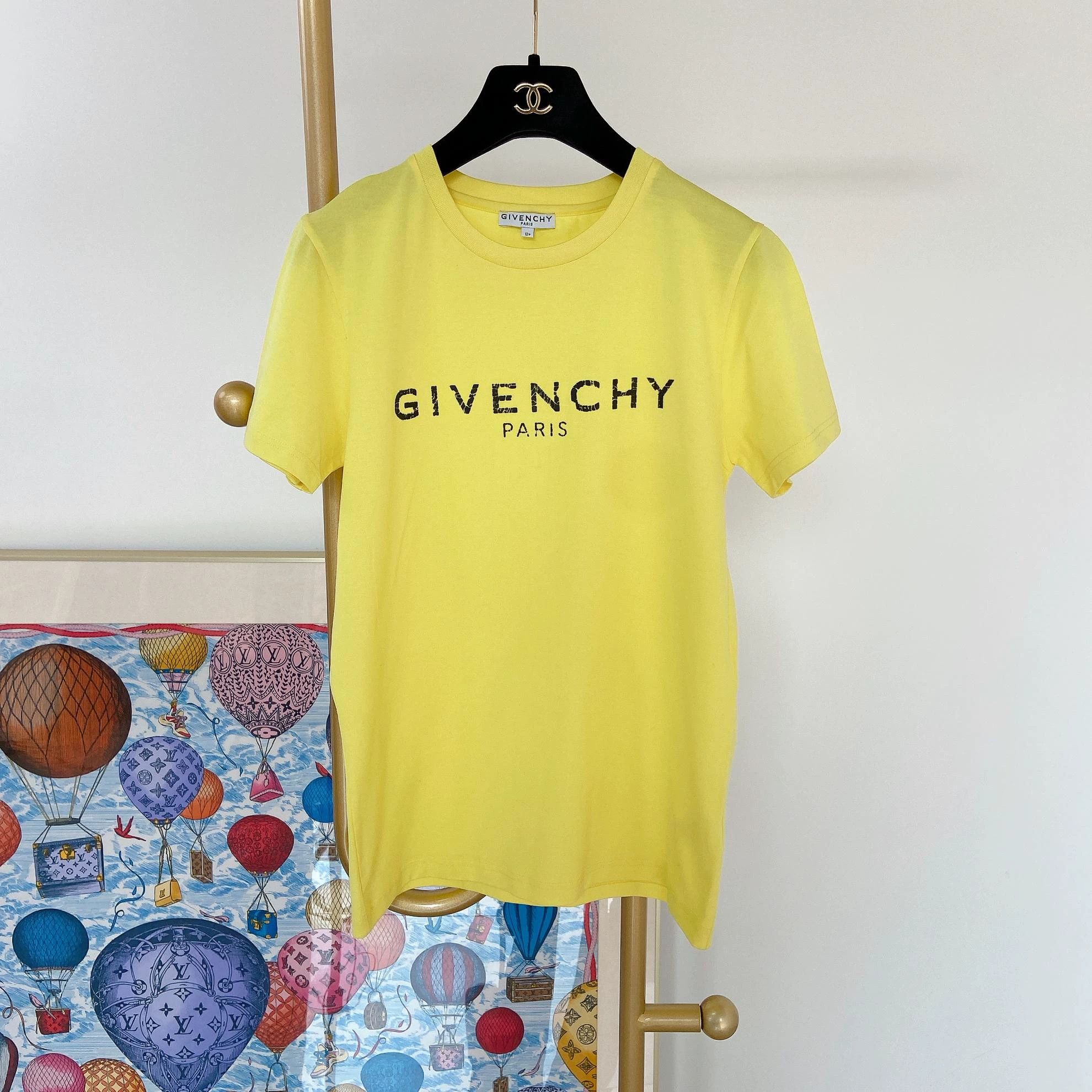 Givenchy Givenchy Yellow Logo 12+ Tee Size XXS / US 00 / IT 34 - 1 Thumbnail