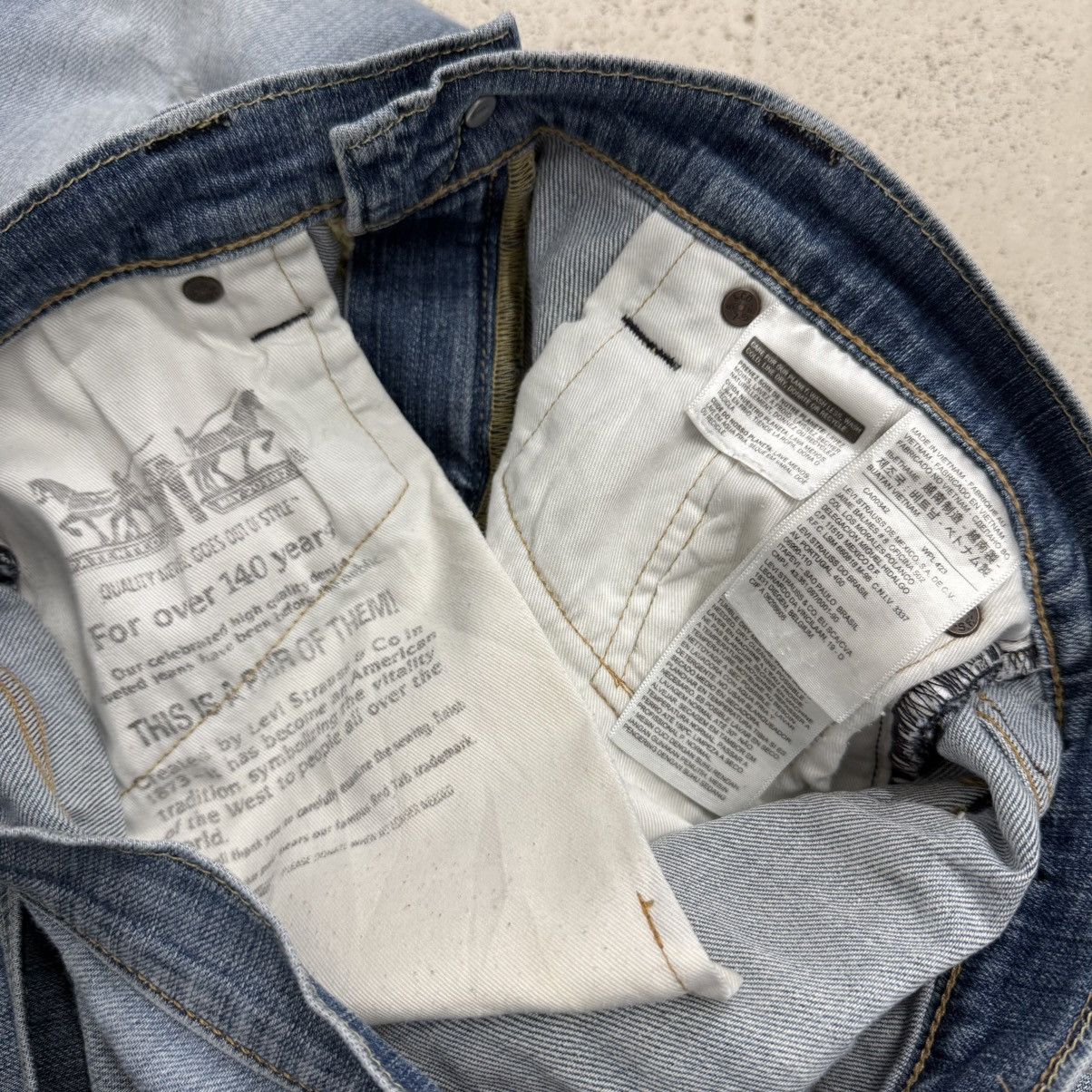 Levi's Levis 511 Y2K Lightwash Distressed Stretch Denim Pants Size US 30 / EU 46 - 16 Thumbnail