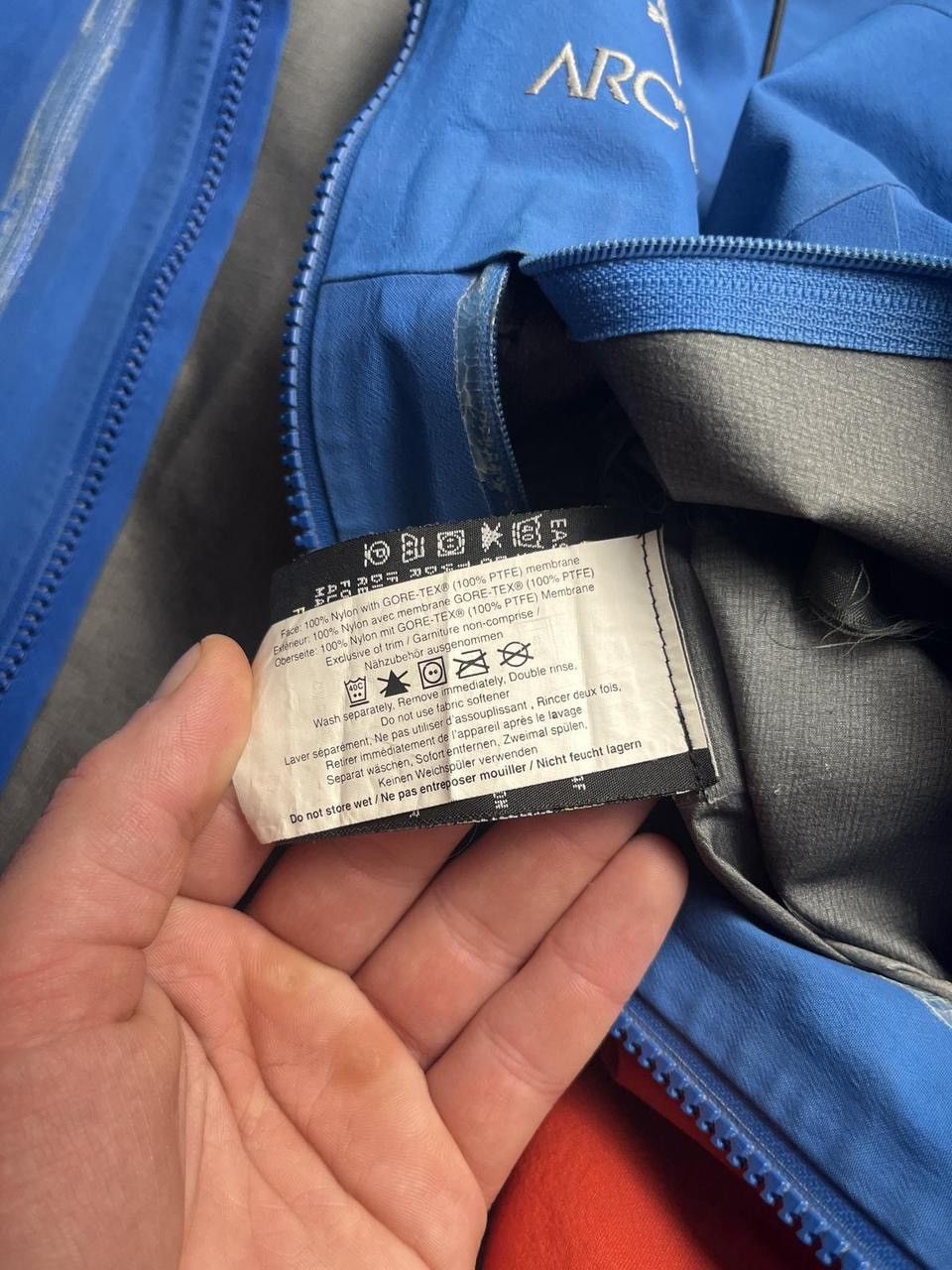 Arc'teryx 2000s arcteryx alpha sv gore tex pro jacket hiking outdoor Size US L / EU 52-54 / 3 - 9 Thumbnail