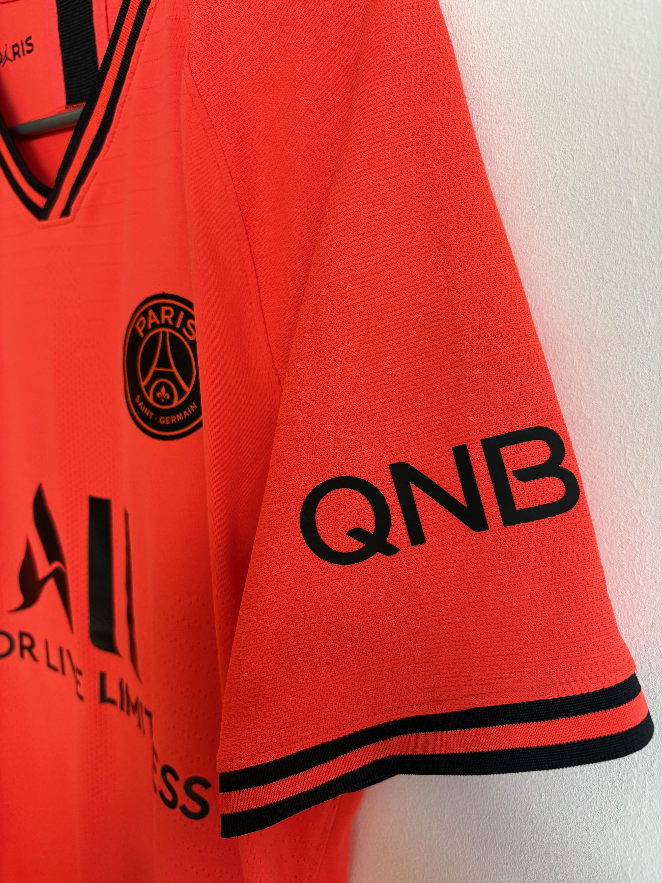 Jordan Brand PSG 2019/20 Away Mbappé 7 Player Version (Vaporknit) Size US M / EU 48-50 / 2 - 7 Thumbnail