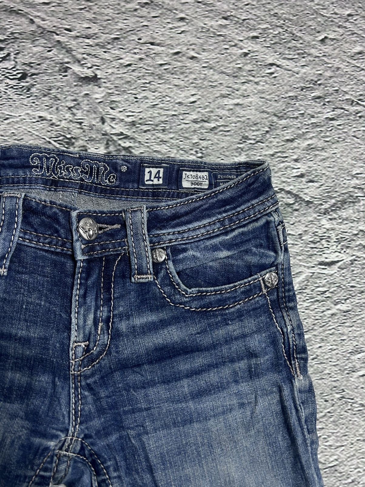 Miss Me Miss Me flared bootcut white stitching denim vintage y2k Size 26" / US 2 / IT 38 - 6 Thumbnail
