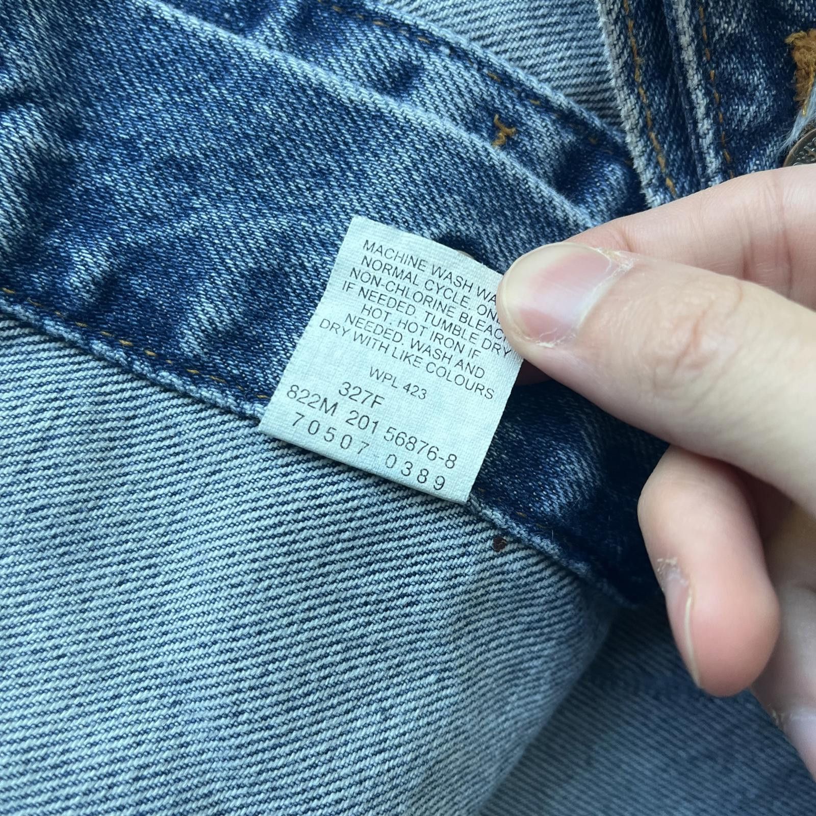 Levi's × Vintage Vintage 90s Levi’s Denim Eagle Embroidered Trucker Jacket Size US M / EU 48-50 / 2 - 7 Thumbnail