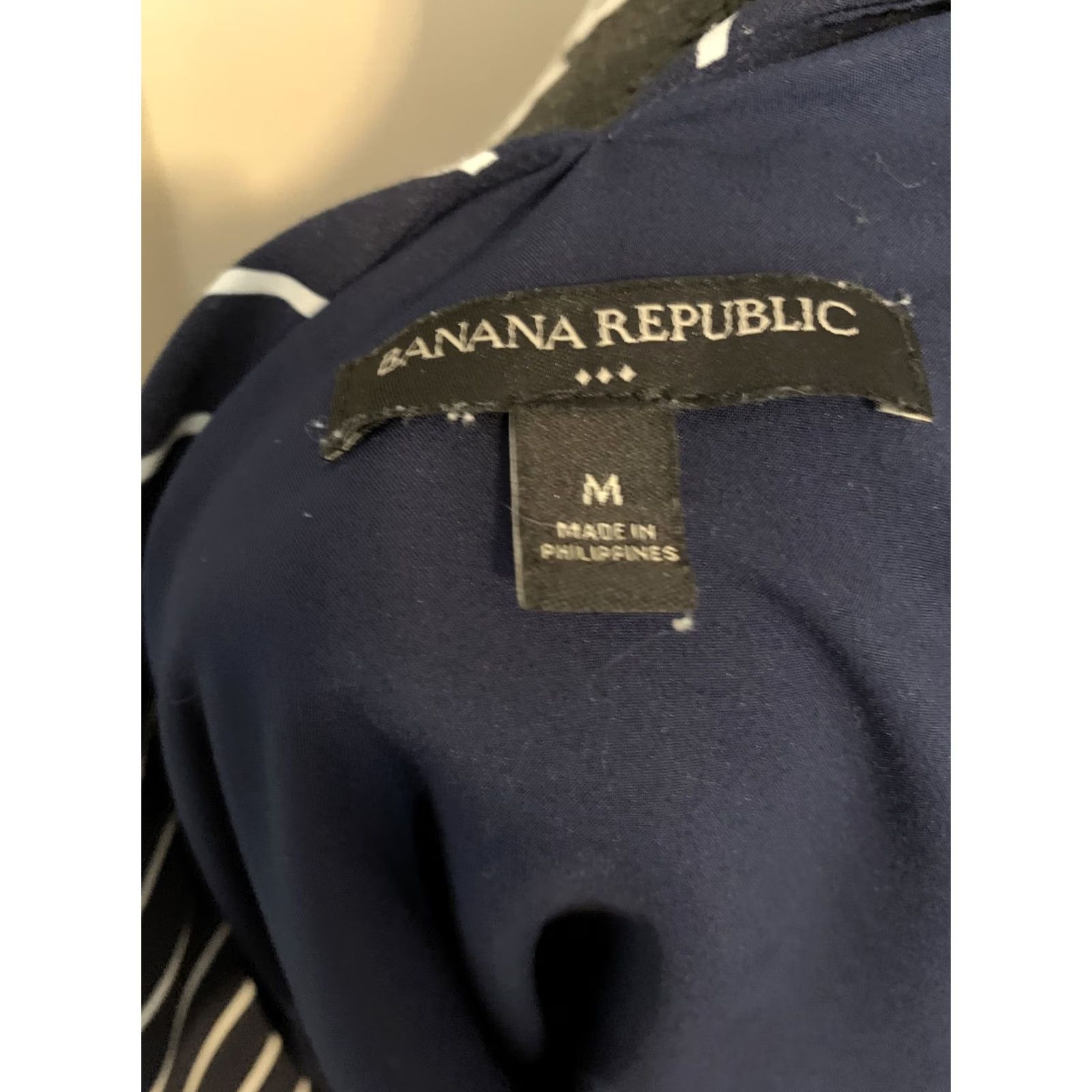 Banana Republic Womens Banana Republic Tank Top Sleeveless Navy/White Blouse Shirt SZ M Navy/White Striped Nautical V-Neck Womens Bag/Bloomers? Size M / US 6-8 / IT 42-44 - 5 Thumbnail