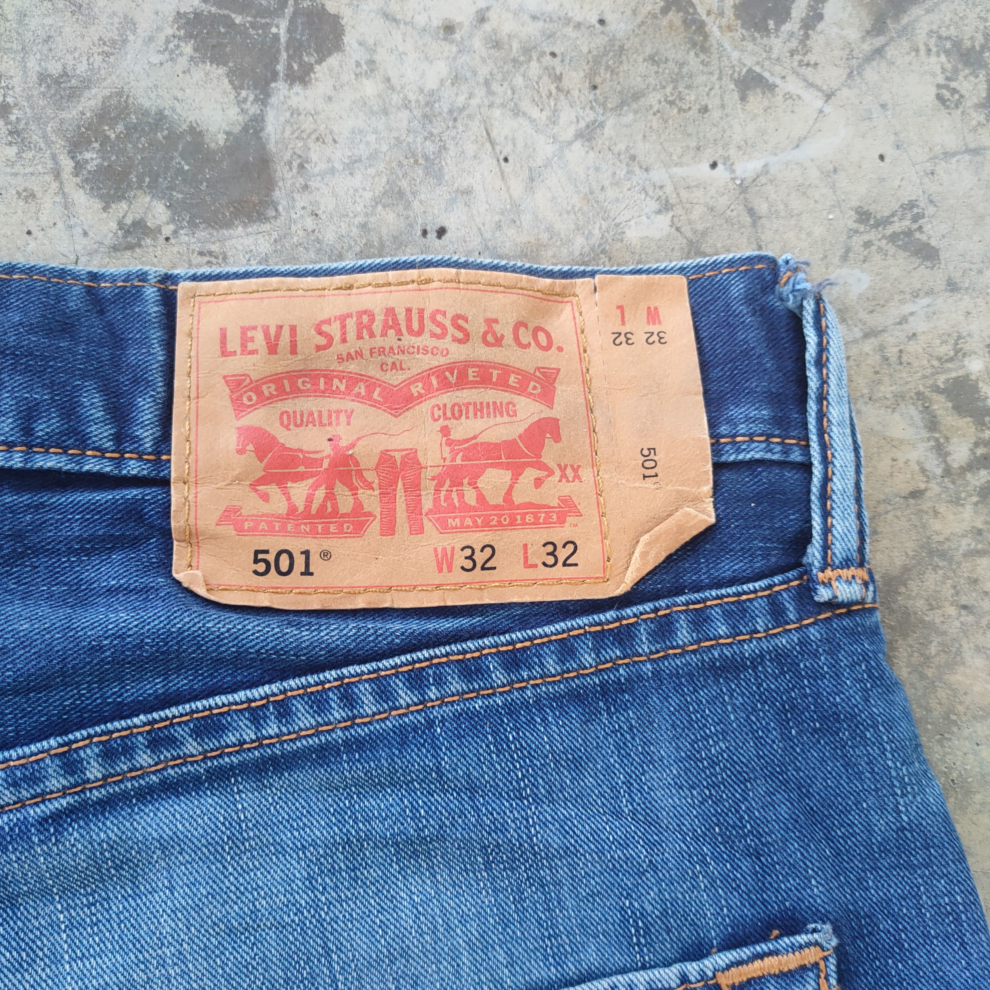 Levi's VINTAGE LEVI'S 501 PREMIUM RIPPED FADED JEANS DENIM PANTS Size US 33 - 13 Thumbnail
