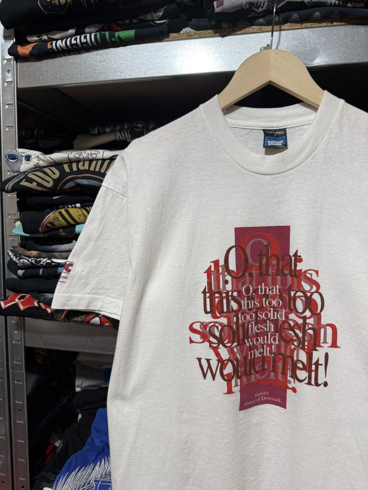 Vintage Vintage Hamlet Prince Of Denmark William Shakespeare T-Shirt Size US M / EU 48-50 / 2 - 3 Thumbnail