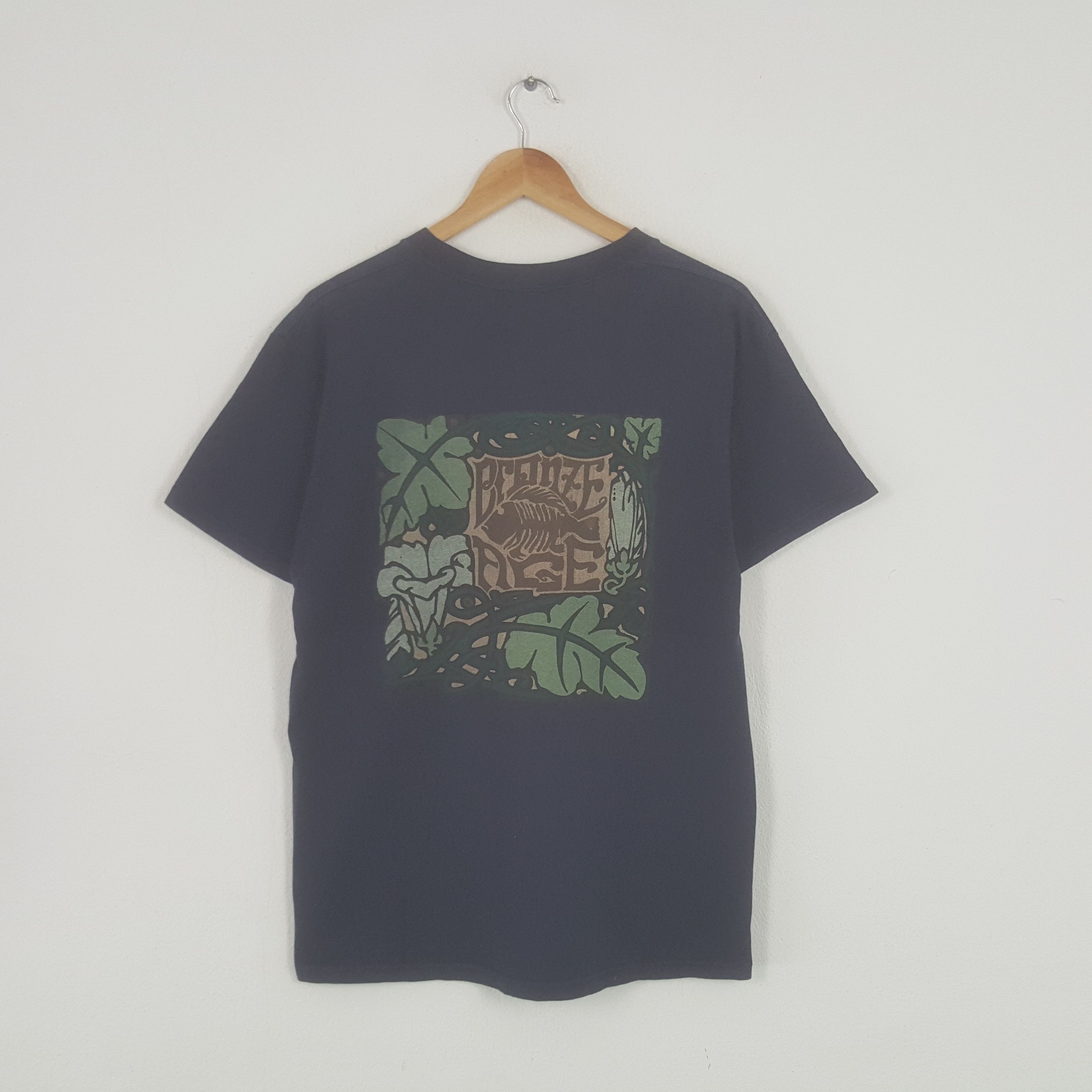 Vintage Vintage Bronze Age American Surf Style Tshirt Size US L / EU 52-54 / 3 - 1 Thumbnail