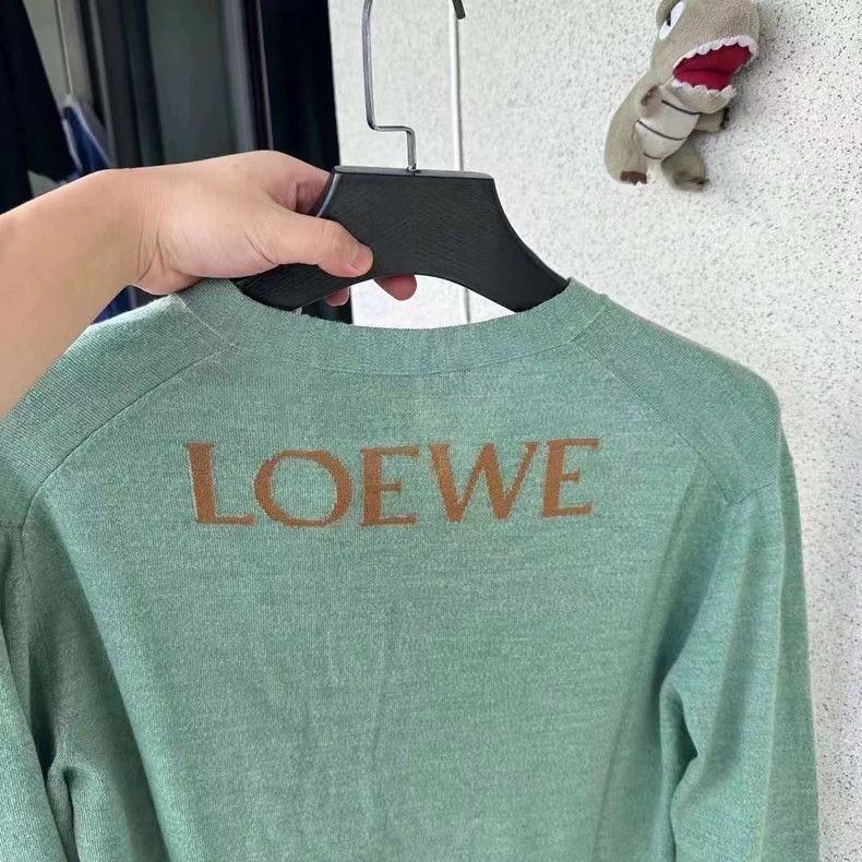 Loewe loewe Sweater with small dog logo on the back 2506-Nextarro Size US S / EU 44-46 / 1 - 6 Thumbnail