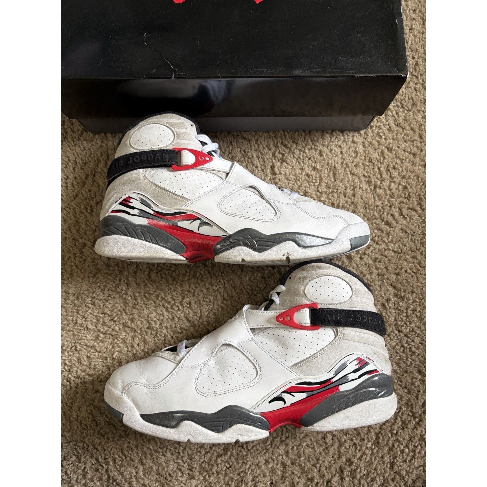 Jordan Brand Size 12 - Air Jordan 8 Retro 2025 Bugs Bunny Size US 12 / EU 45 - 2 Thumbnail