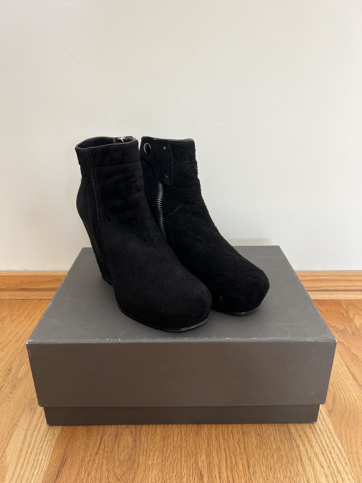 Rick Owens Rick Owens archive wedge boot - black velvet Size US 8 / IT 38 - 2 Thumbnail