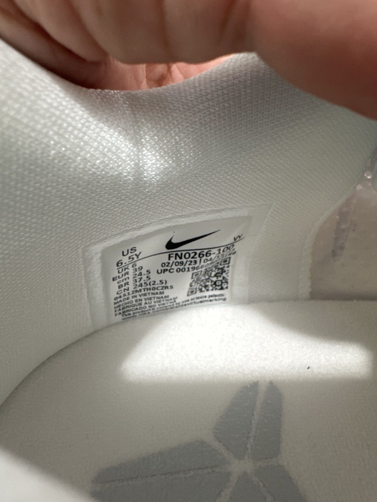 Nike Nike Kobe 8 Protro “Halo” Size US 6.5 / EU 39-40 - 5 Thumbnail