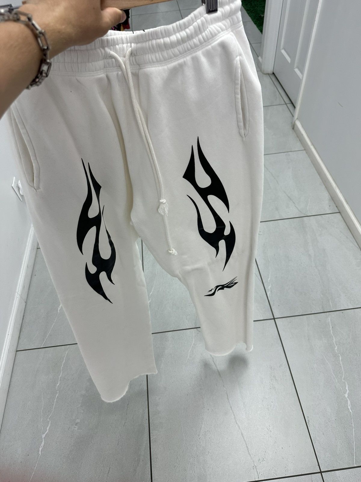 HELLSTAR Hellstar White Classic Logo Sweatpants Size US 36 / EU 52 - 1 Thumbnail