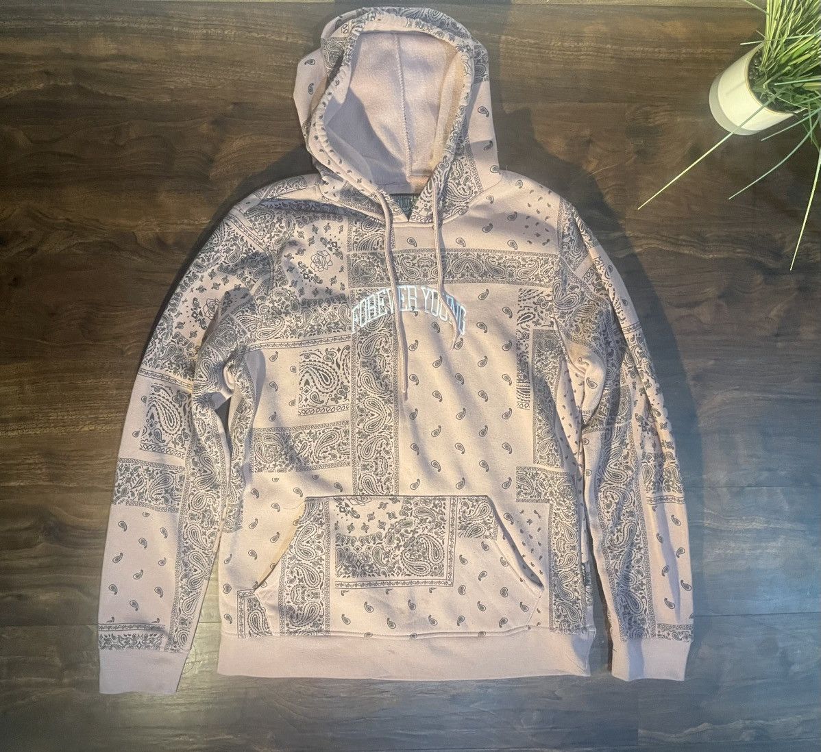 Vintage Pink FOREVER YOUNG Hoodie Size US M / EU 48-50 / 2 - 1 Thumbnail