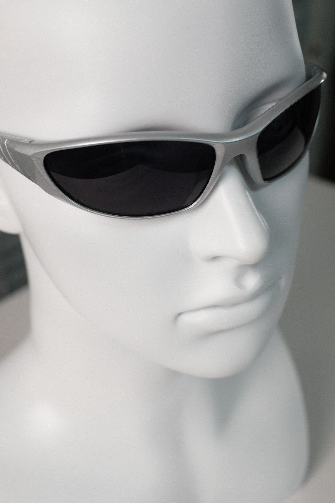 Japanese Brand Vtg Y2k Avant Garde Futuristic Sunglasses Sliver Unisex OS Size ONE SIZE - 4 Thumbnail