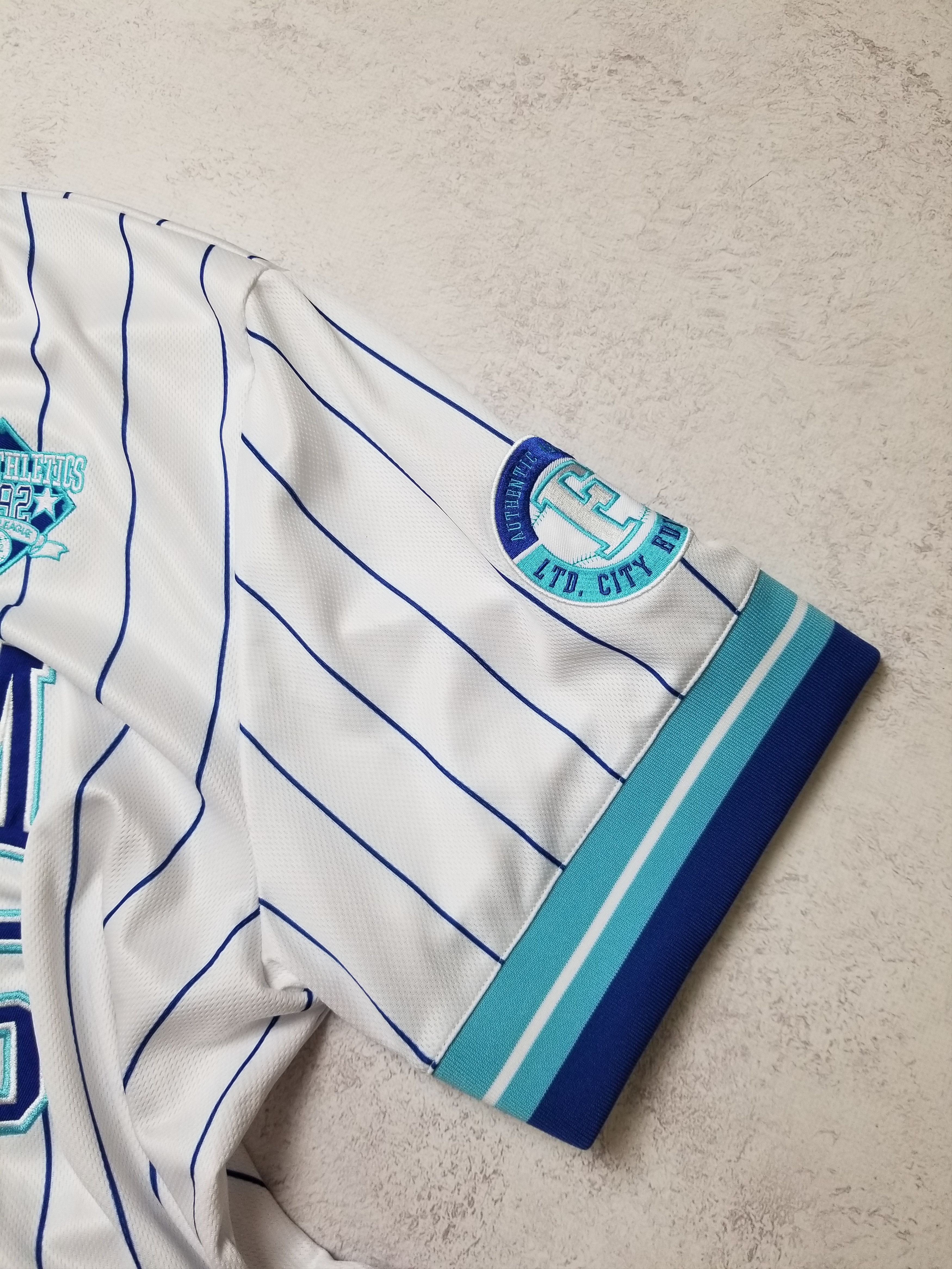 Fubu Vintage Fubu Harlem Y2K Rare White Pinstripe jersey Size US L / EU 52-54 / 3 - 5 Thumbnail