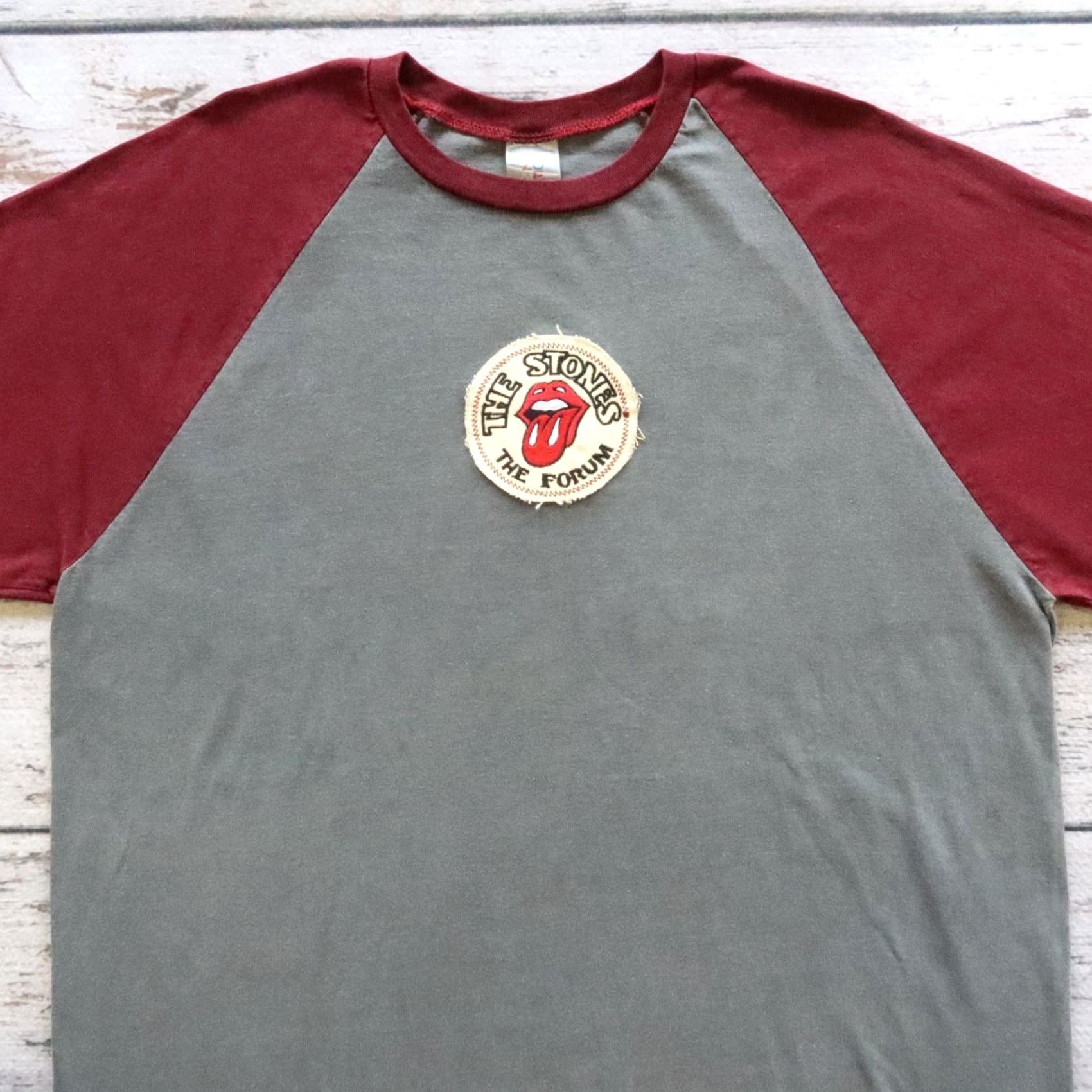 Vintage VINTAGE The Rolling Stones Forum Raglan Tour Tshirt Mens XL Gray Band Shirt Size US XL / EU 56 / 4 - 2 Thumbnail