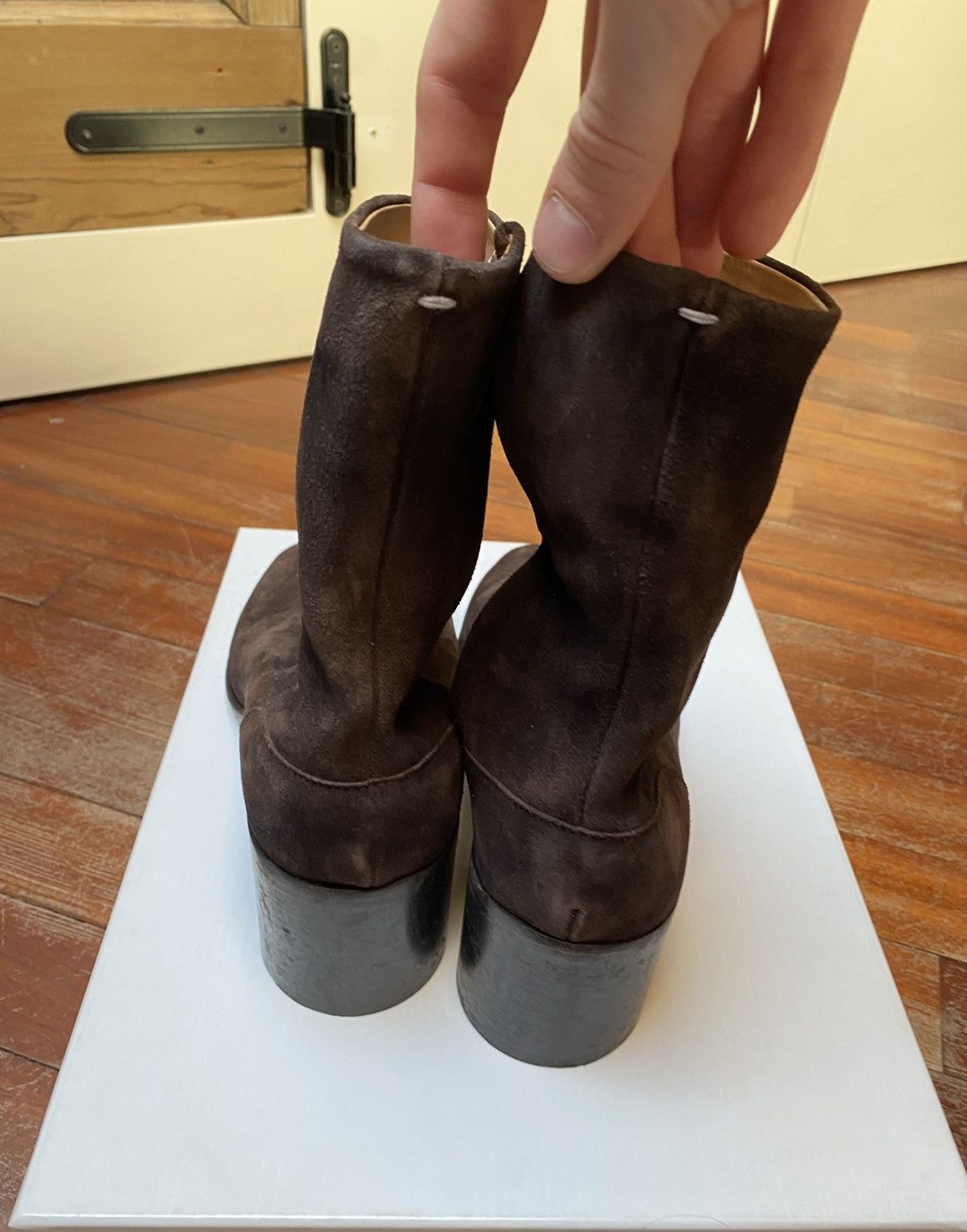 Maison Margiela Maison margiela brown suede tabi boots Size US 10 / EU 43 - 6 Thumbnail