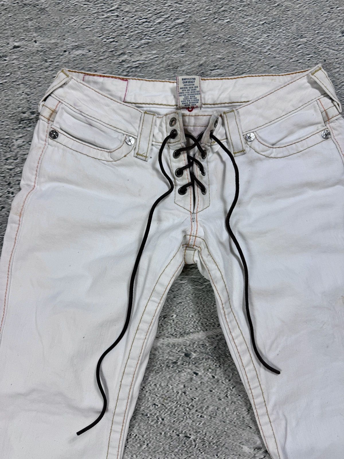 True Religion True Religion flared jeans white thick stitching Y2K Cassidy Size 26" / US 2 / IT 38 - 5 Thumbnail