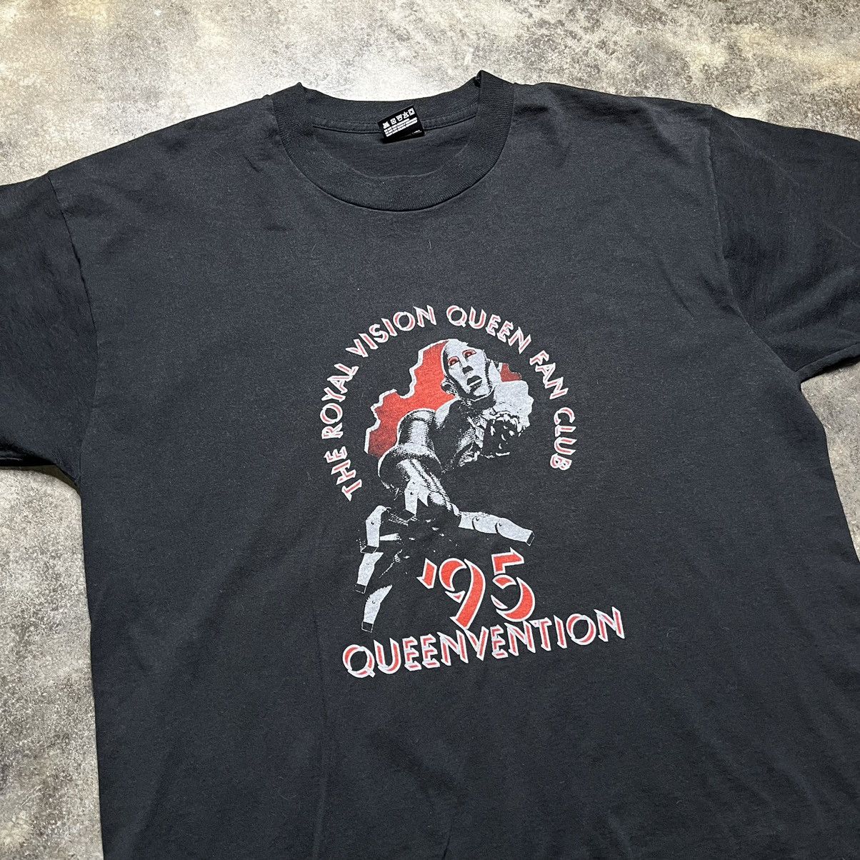 Vintage vintage 1995 queen tour convention tshirt Size US XL / EU 56 / 4 - 3 Thumbnail