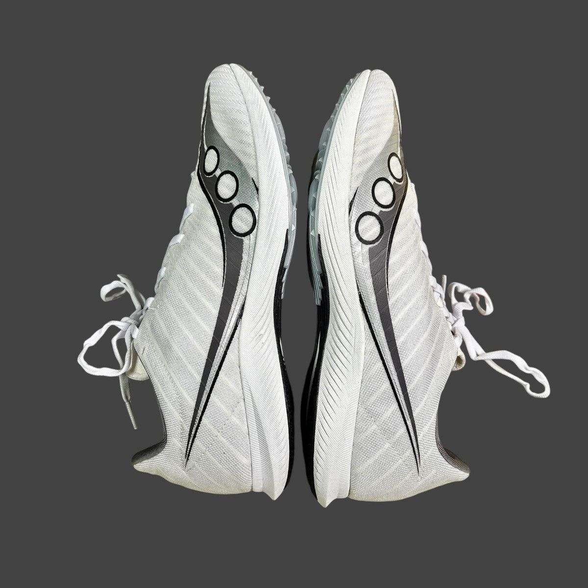 Saucony Saucony Men’s Velocity MP White Track Running Shoes Sz 10.5 Size US 10.5 / EU 43-44 - 6 Thumbnail