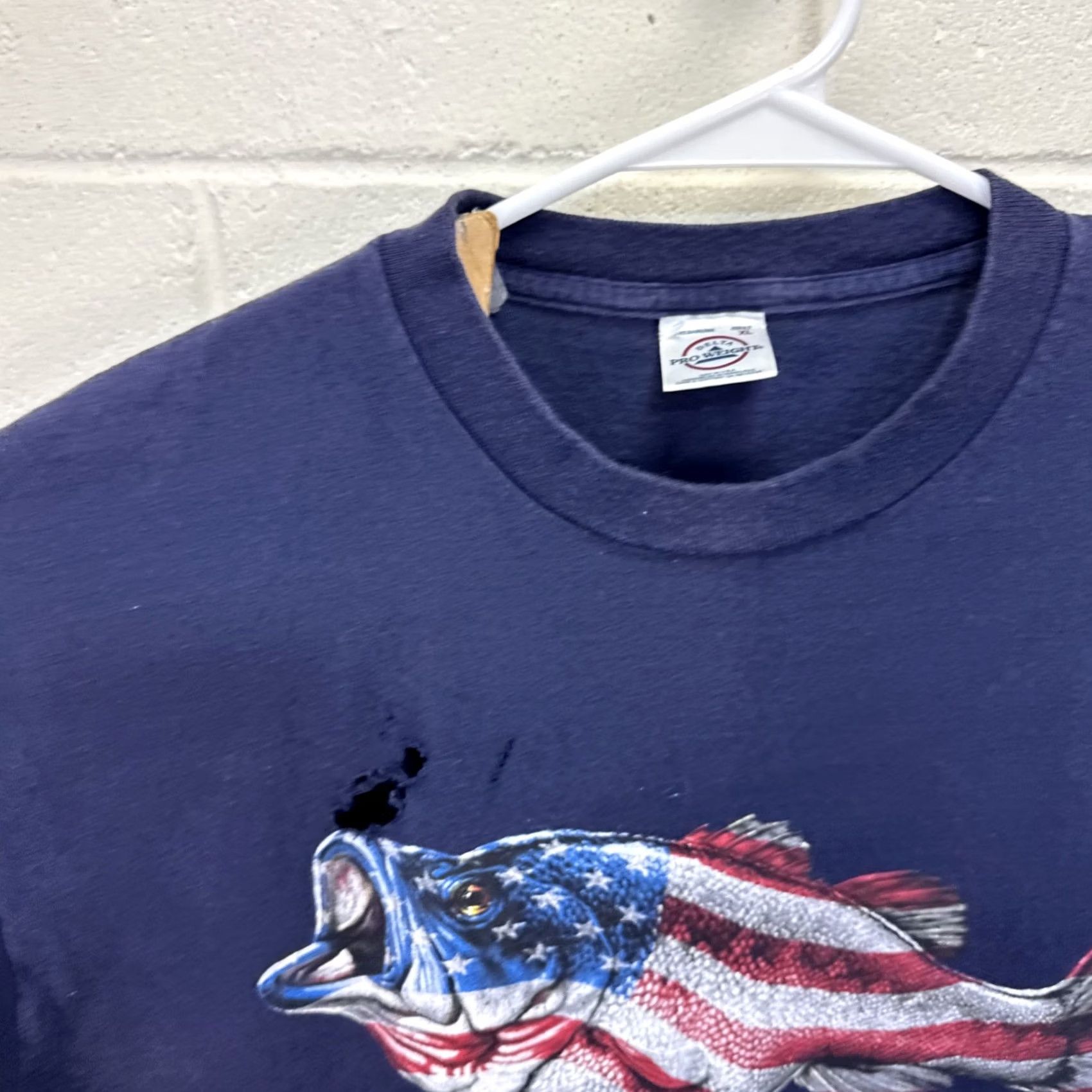 Delta VINTAGE Delta Bass Fishing Flag T-shirt Shirt Mens L Blue Graphic Print Distressed Size US L / EU 52-54 / 3 - 5 Thumbnail