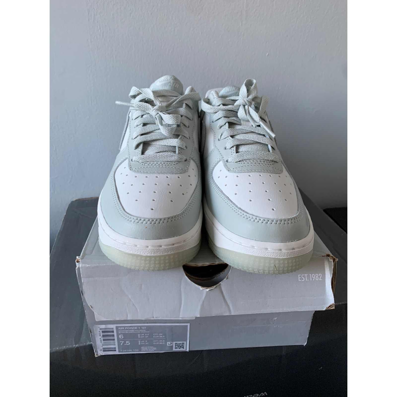 Nike Nike Air Force 1 Light Silver Pumice Size 6 NEW SHIPS NOW Size US 6 / EU 39 - 2 Thumbnail