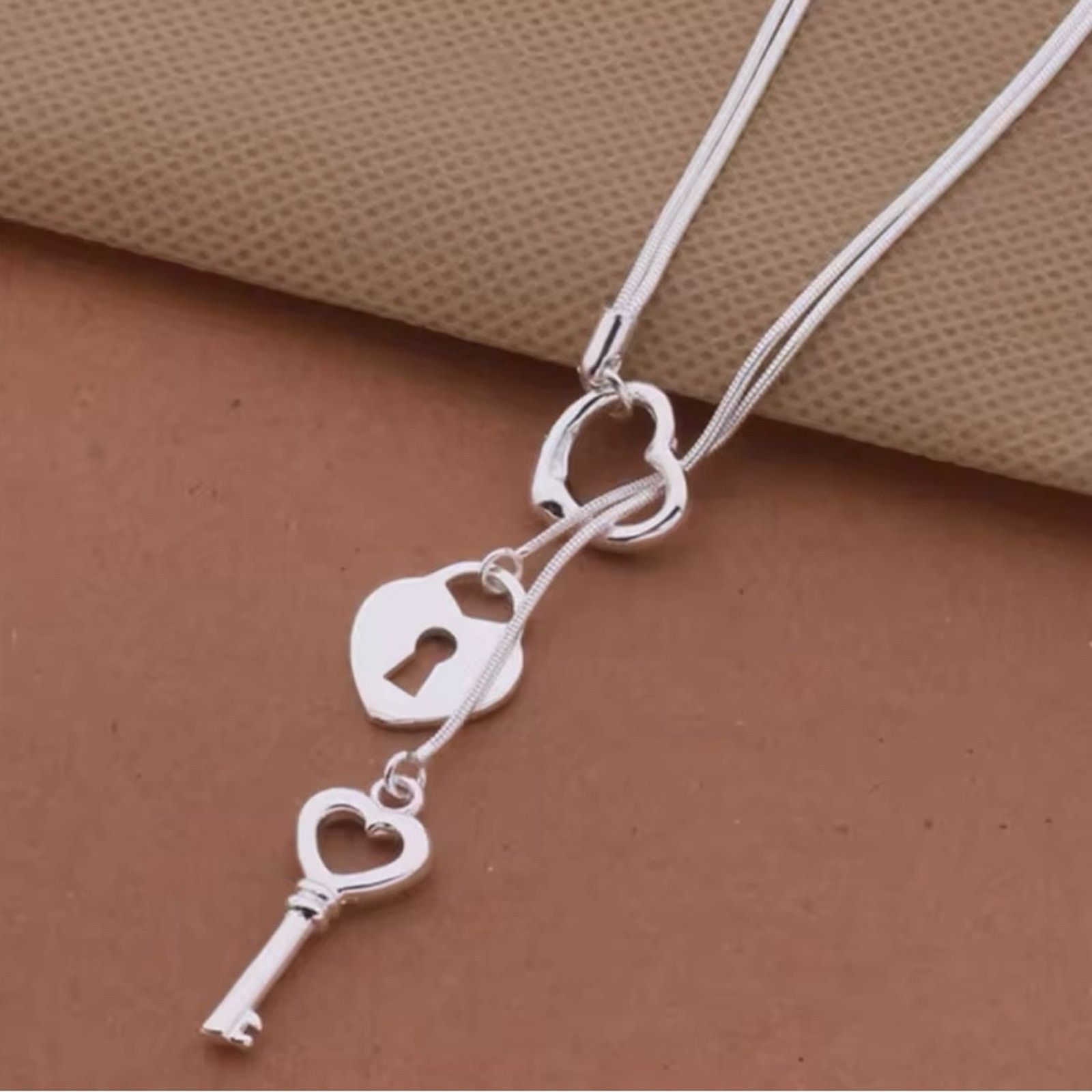 Other 925 Sterling Silver Key Lock Necklace Size ONE SIZE - 3 Thumbnail
