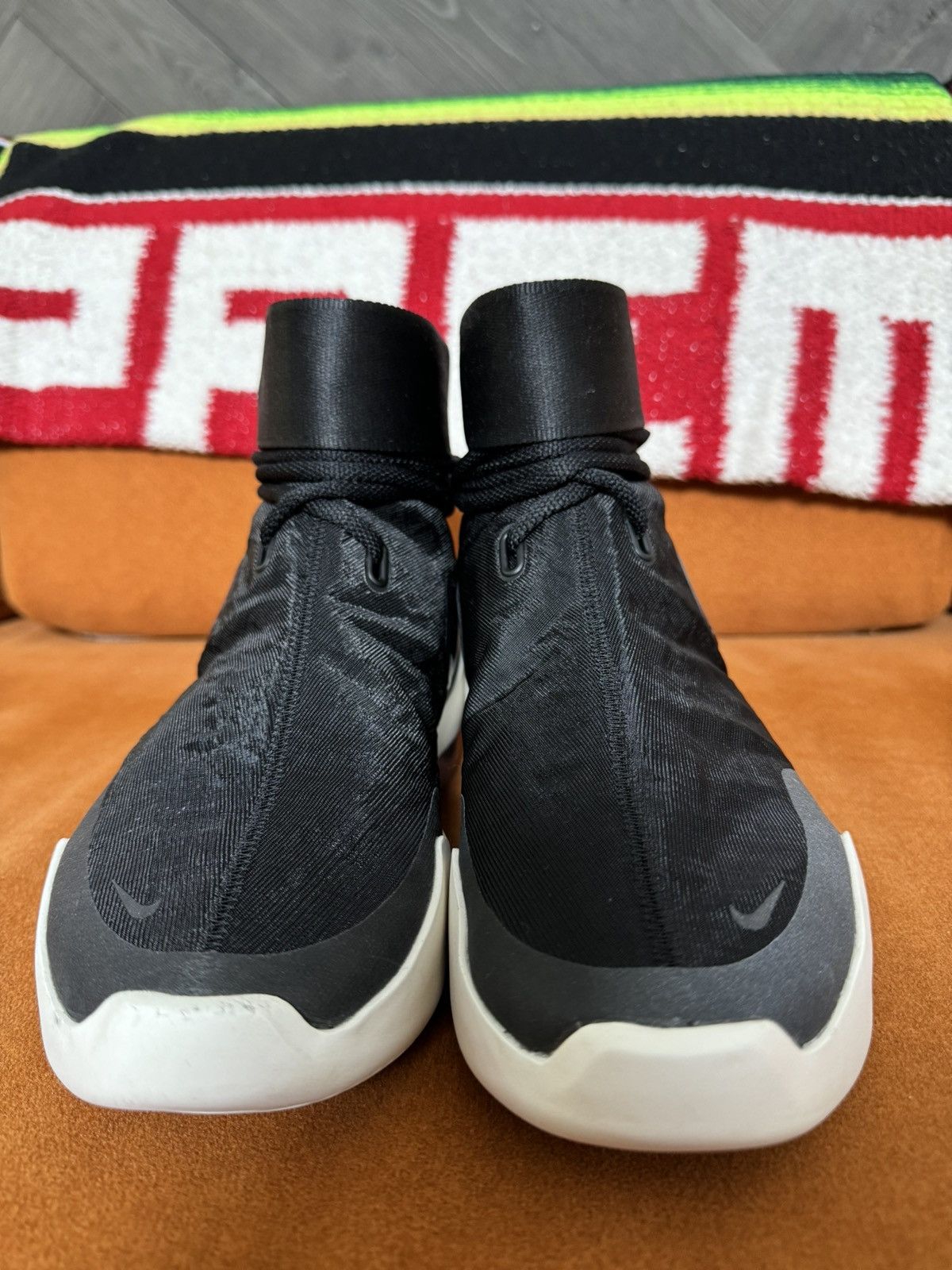 Nike air fear of god sa best sale