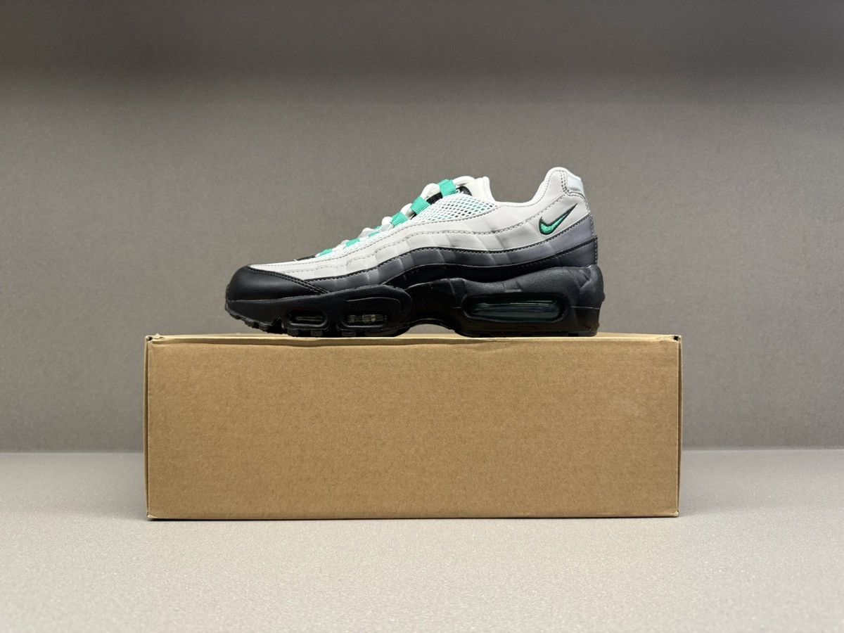 Nike Nike Air Max 95 Black Stadium Green Women’s Size US 7.5 / IT 37.5 - 2 Thumbnail