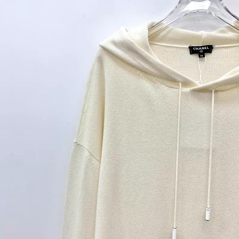 Chanel Chanel Cruise Series Beige Letter Inlaid Cashmere Hooded D Size L / US 10 / IT 46 - 3 Thumbnail