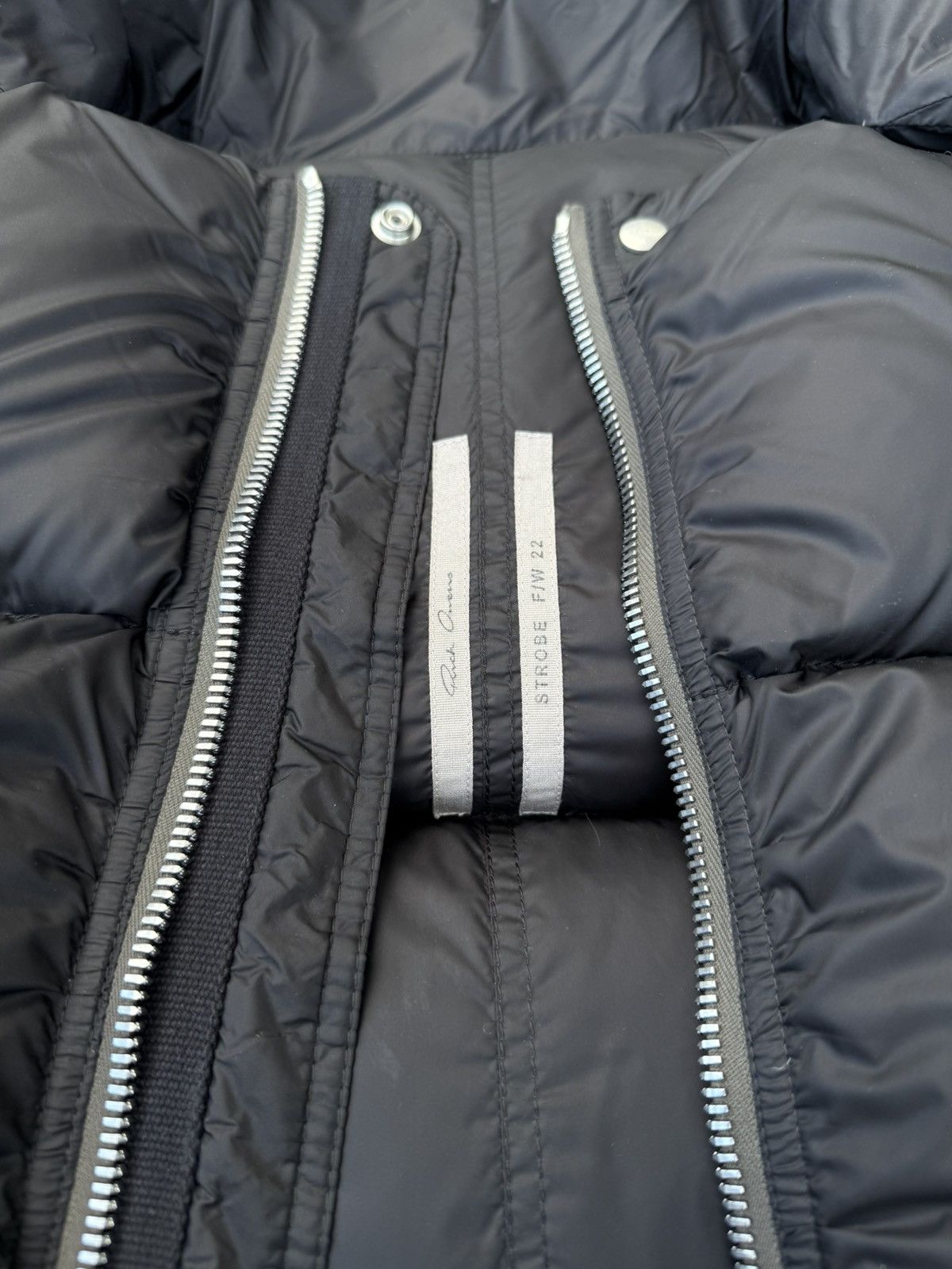 Rick Owens Rick Owens FW22 Strobe Cropped Puffer Size US M / EU 48-50 / 2 - 10 Thumbnail