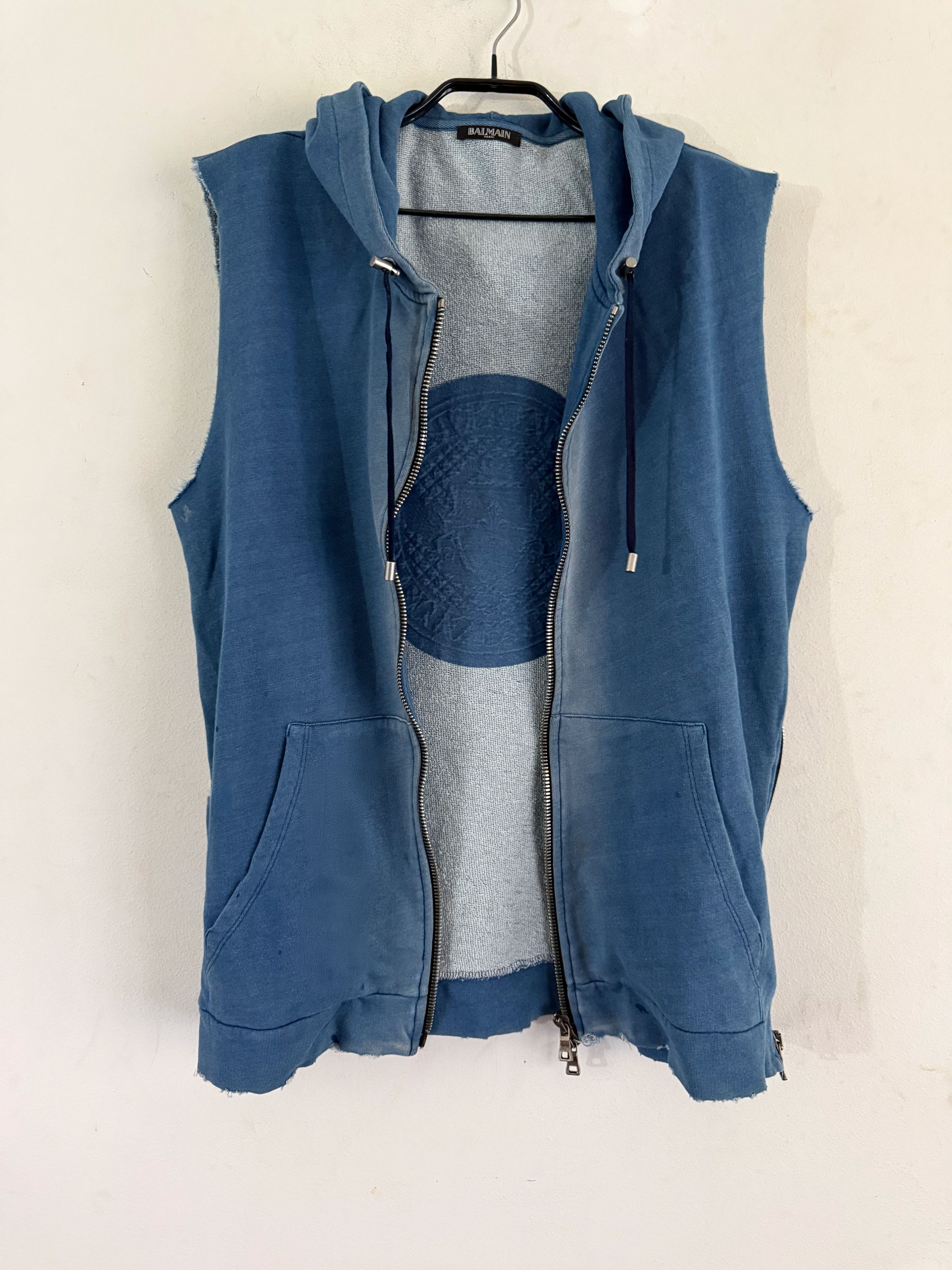 Balmain Archival Crest Sleeveless Zip Hoodie Size US XL / EU 56 / 4 - 9 Thumbnail