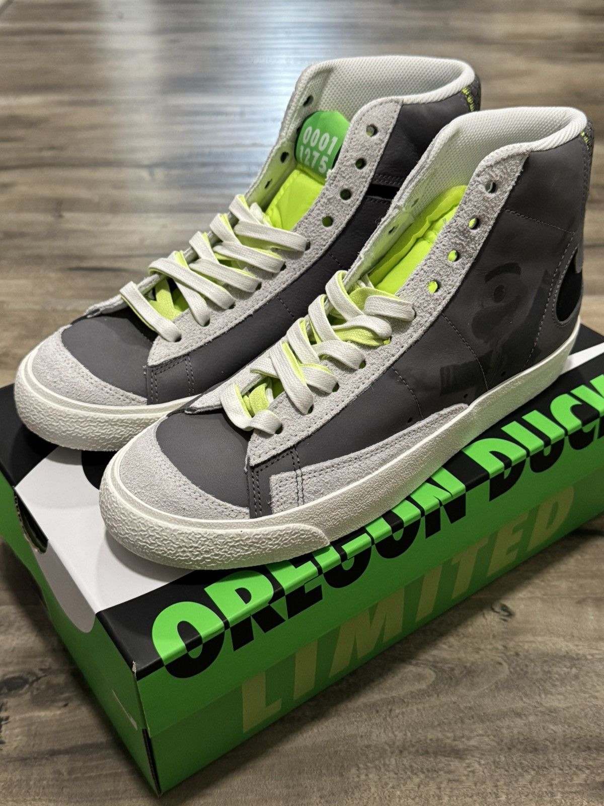 Nike Blazer Mid 77’ University Of Oregon Football PE Size US 8.5 / EU 41-42 - 1 Thumbnail