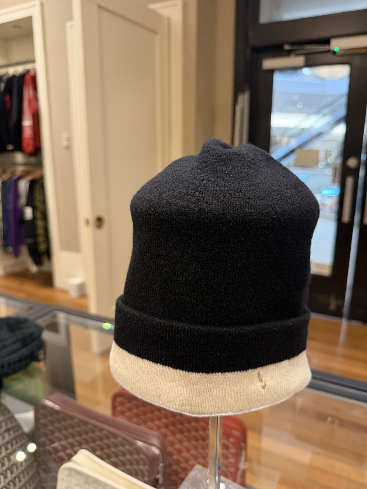 Burberry Burberry Cashmere Logo Intarsia Beanie Size ONE SIZE - 2 Thumbnail