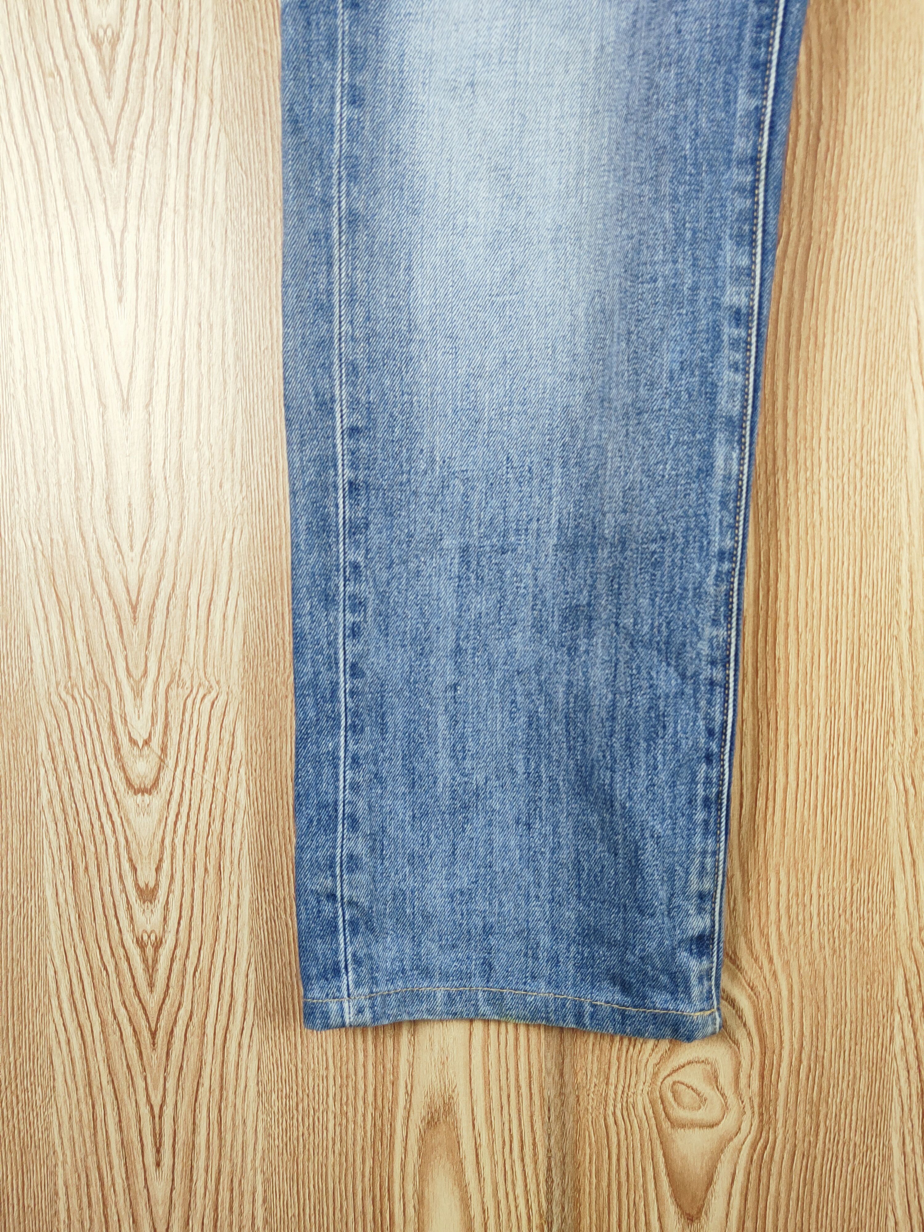 Japanese Brand Uniqlo Blue Faded Distressed Ripped Jeans #S2718 Size US 37 - 4 Thumbnail