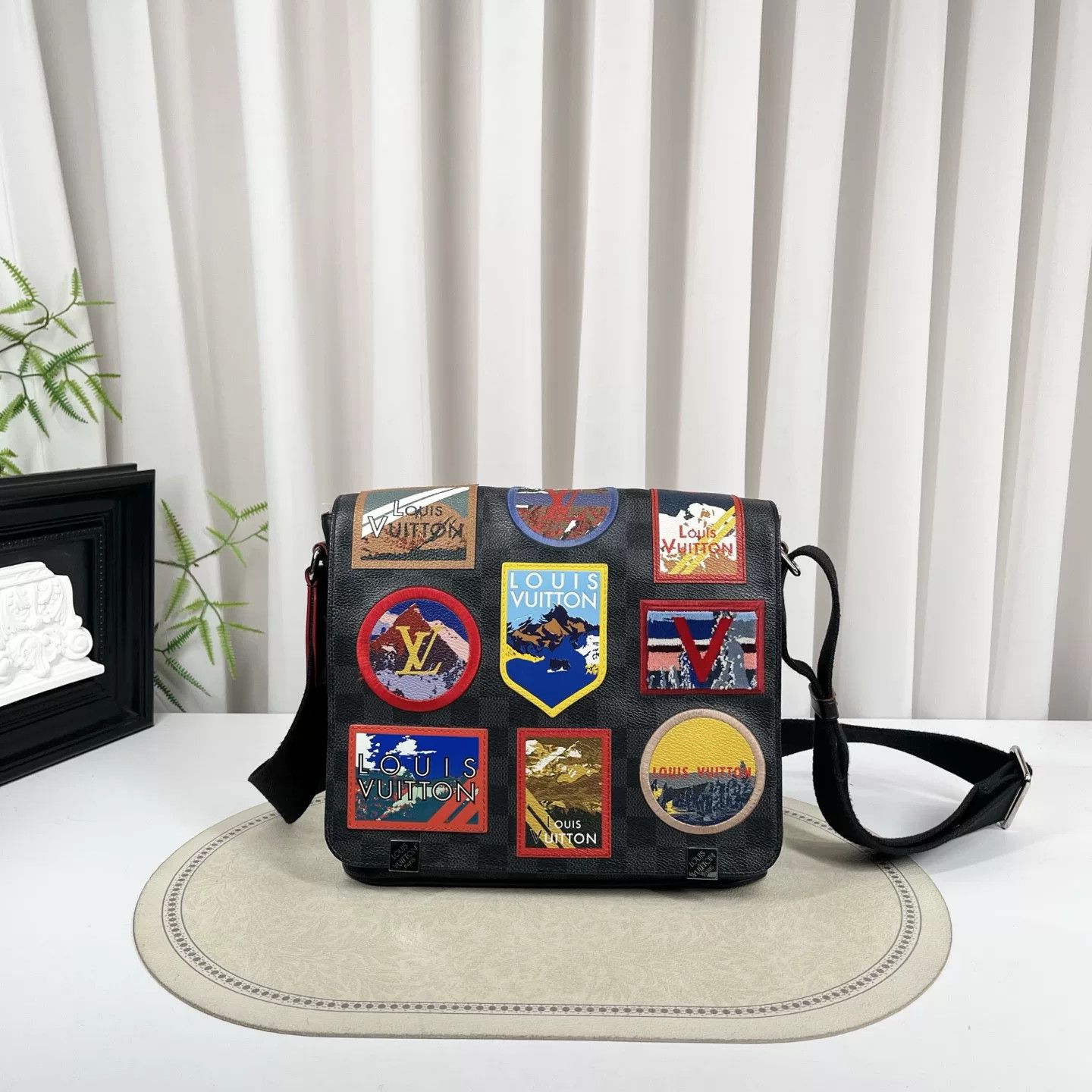 Louis Vuitton Pre-loved Bag Very good condition Size ONE SIZE - 1 Thumbnail