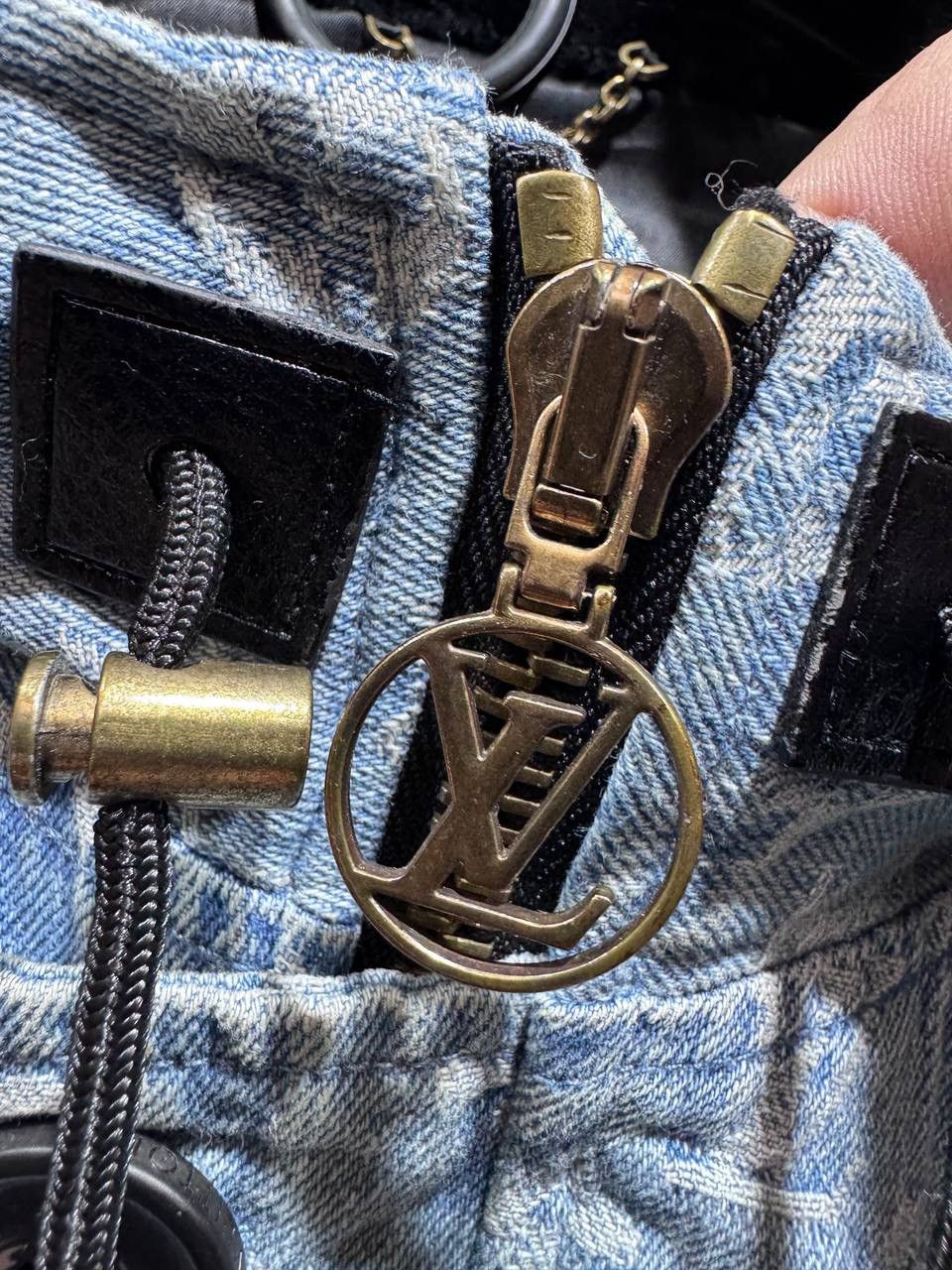 Louis Vuitton Louis Vuitton x Supreme Jacquard Denim N-3B Parka Size US L / EU 52-54 / 3 - 11 Thumbnail