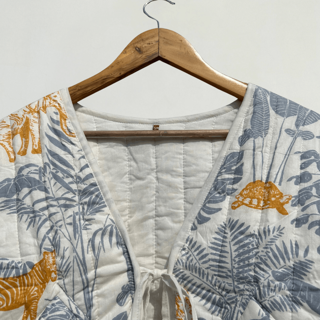 Handmade White Quilted Bomber Jacket Size M / US 6-8 / IT 42-44 - 8 Thumbnail