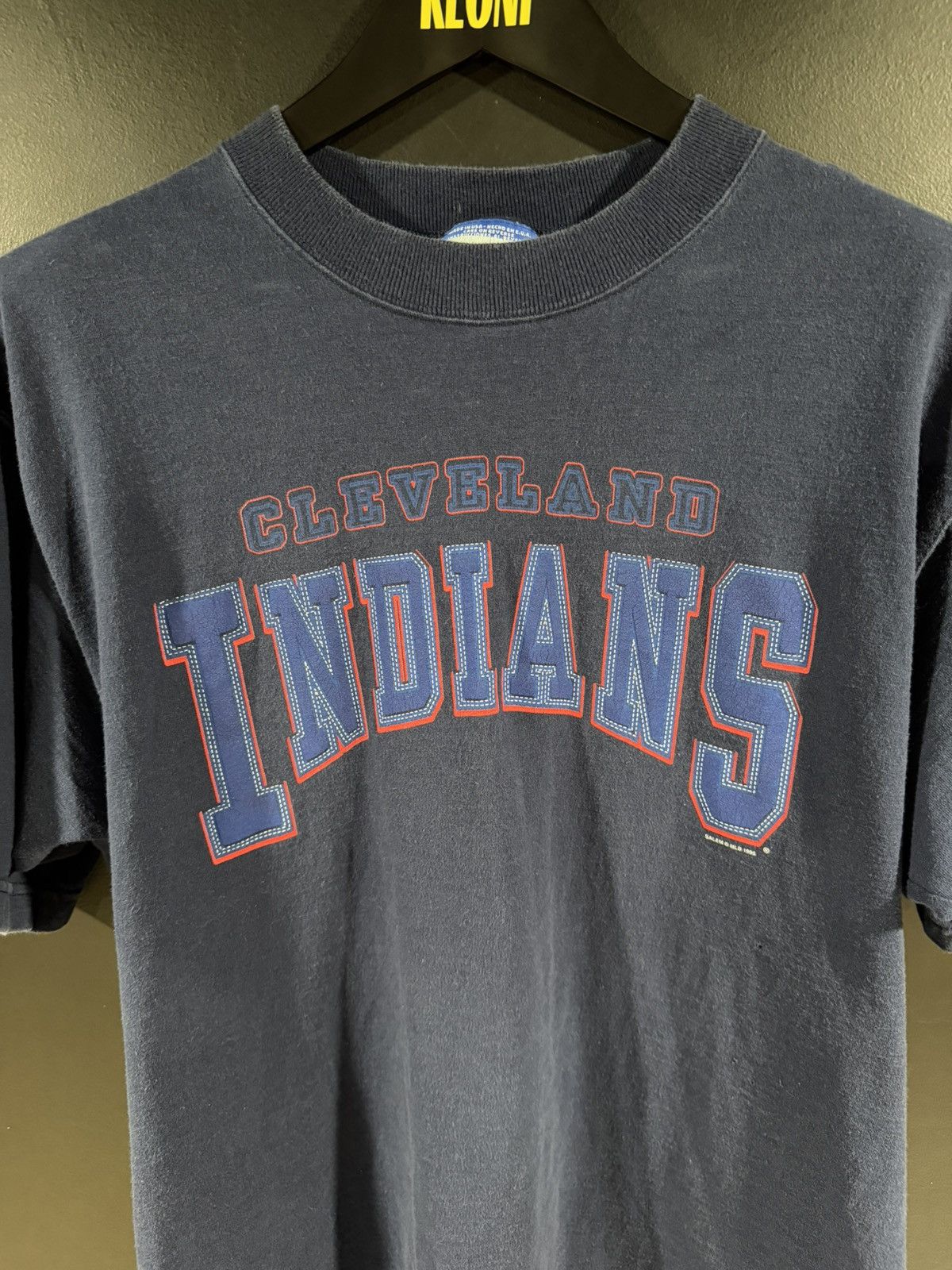Vintage 1996 Vintage Cleveland Indians Faded MLB Sports Tee L Size US L / EU 52-54 / 3 - 2 Thumbnail