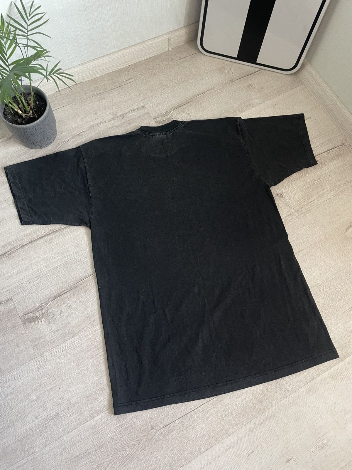 Band Tees × Vintage Vintage 90s Discworld By Terry Pratchett Tee Series Book Y2k Size US XL / EU 56 / 4 - 10 Thumbnail