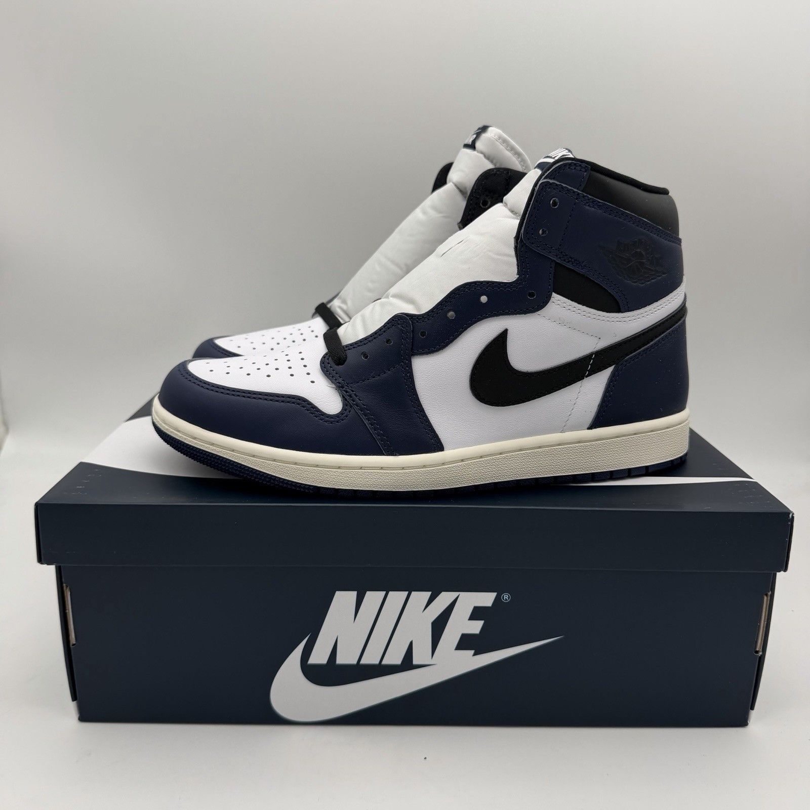 Nike Air Jordan 1 Retro High OG 'Midnight Navy' Size US 10 / EU 43 - 7 Thumbnail