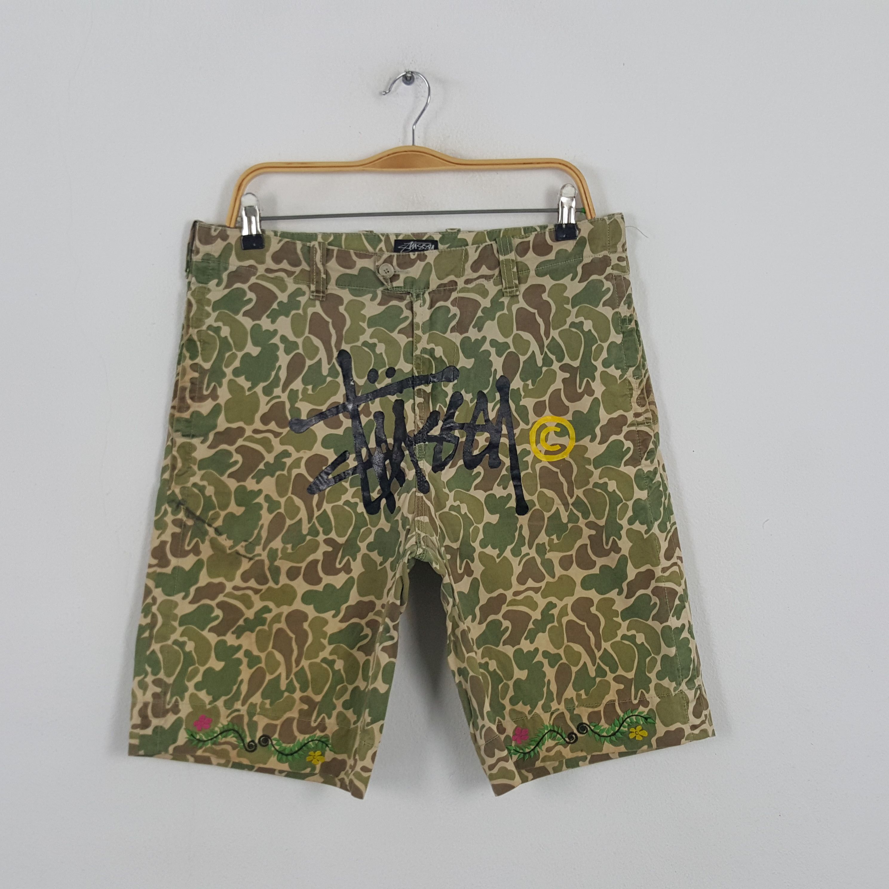 Stussy × Vintage Vintage Stussy Streetwear Style Camo Shorts Pants Size US 32 / EU 48 - 1 Thumbnail