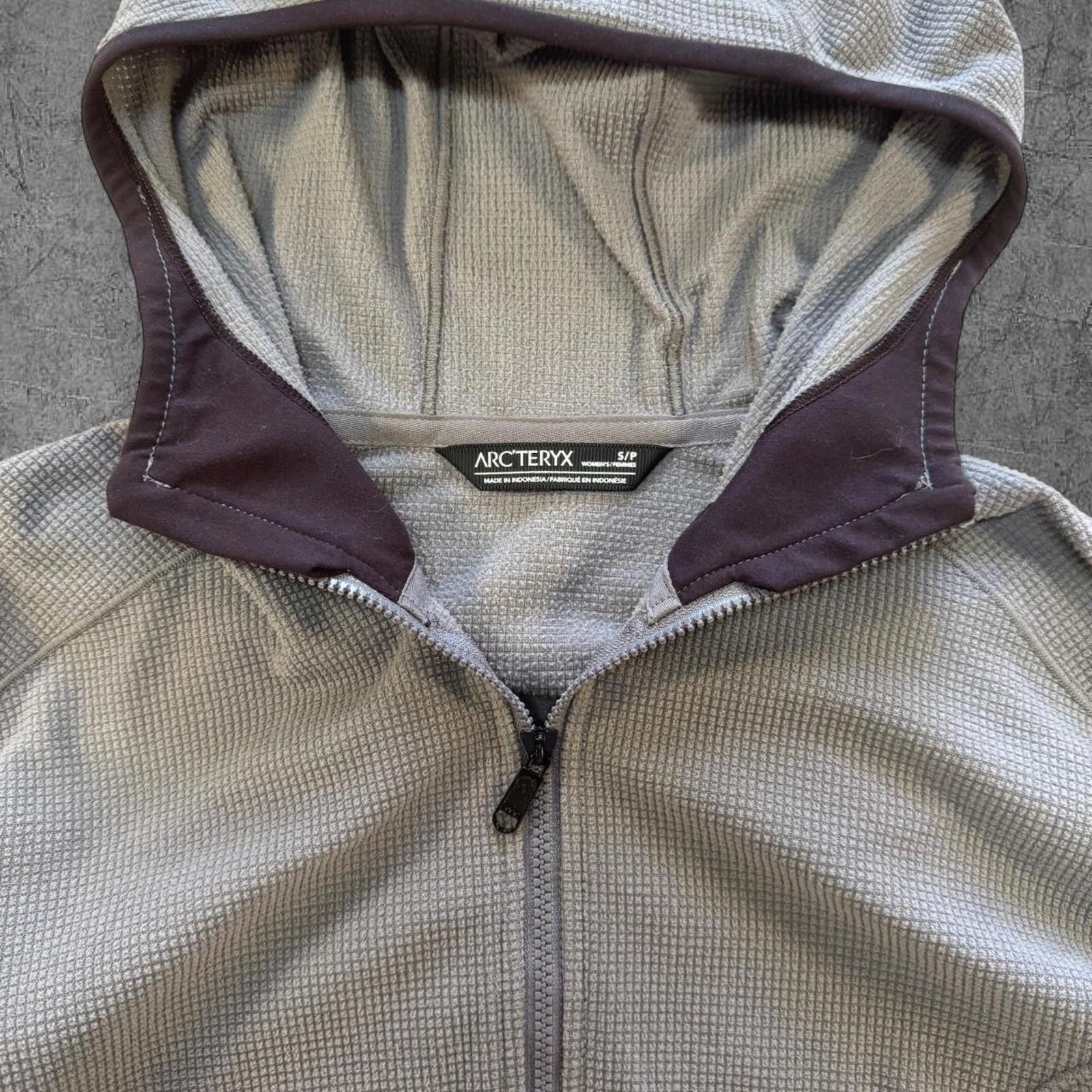 Arc'teryx Grey Arc’teryx Women’s Zip Up Hoodie Size S / US 4 / IT 40 - 2 Thumbnail