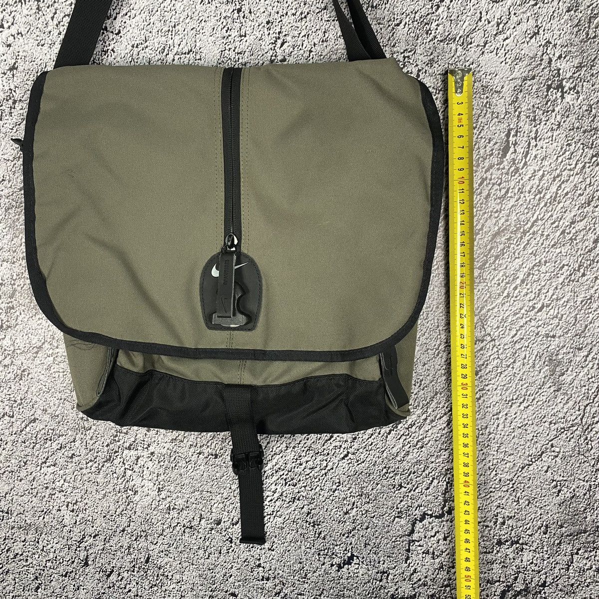 Nike × Vintage Nike Vintage 00’s Centre Swoosh Crossbody Messenger Bag Size ONE SIZE - 15 Thumbnail