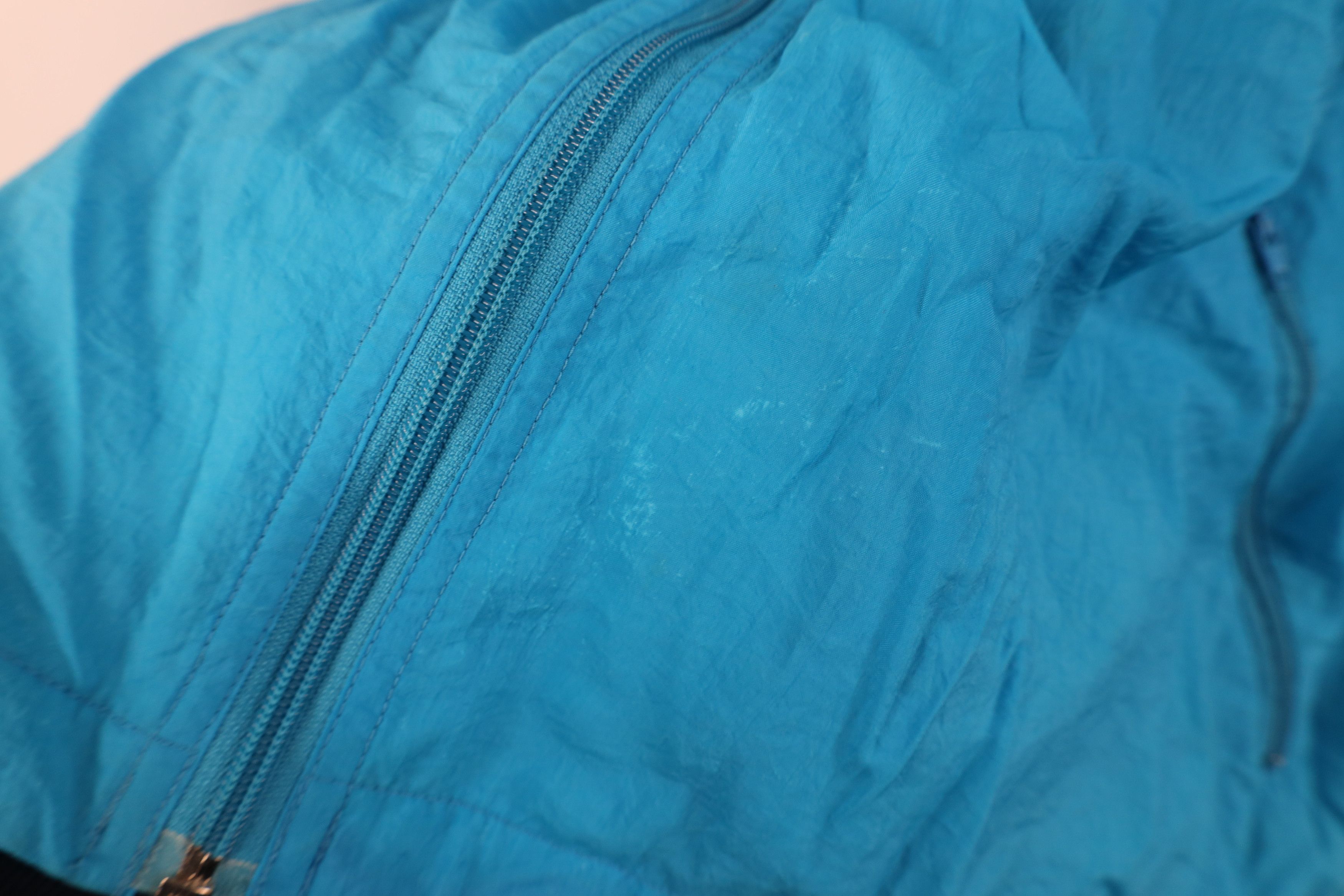 Reebok Vintage 90s Reebok Spell Out Hooded Windbreaker Jacket Size L / US 10 / IT 46 - 5 Thumbnail
