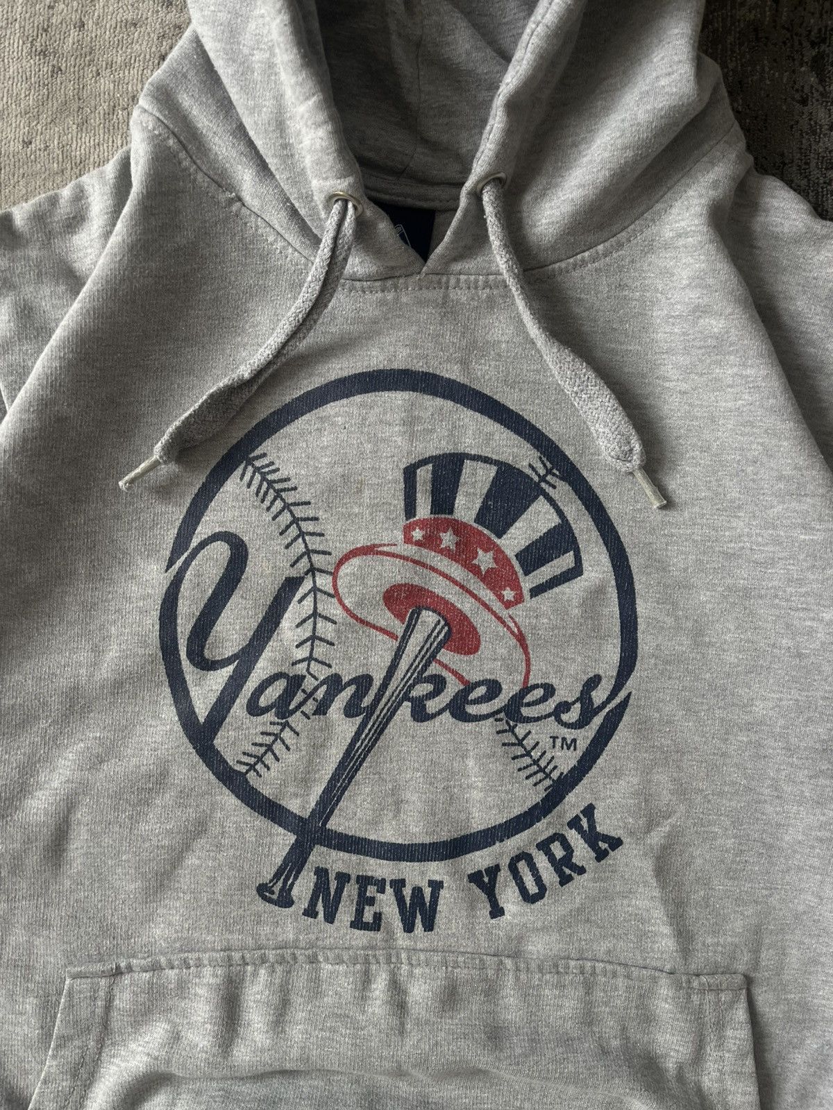 New York Yankees New York Yankees Majestic Vintage Hoodie Streetwear New Era Size US XL / EU 56 / 4 - 4 Thumbnail