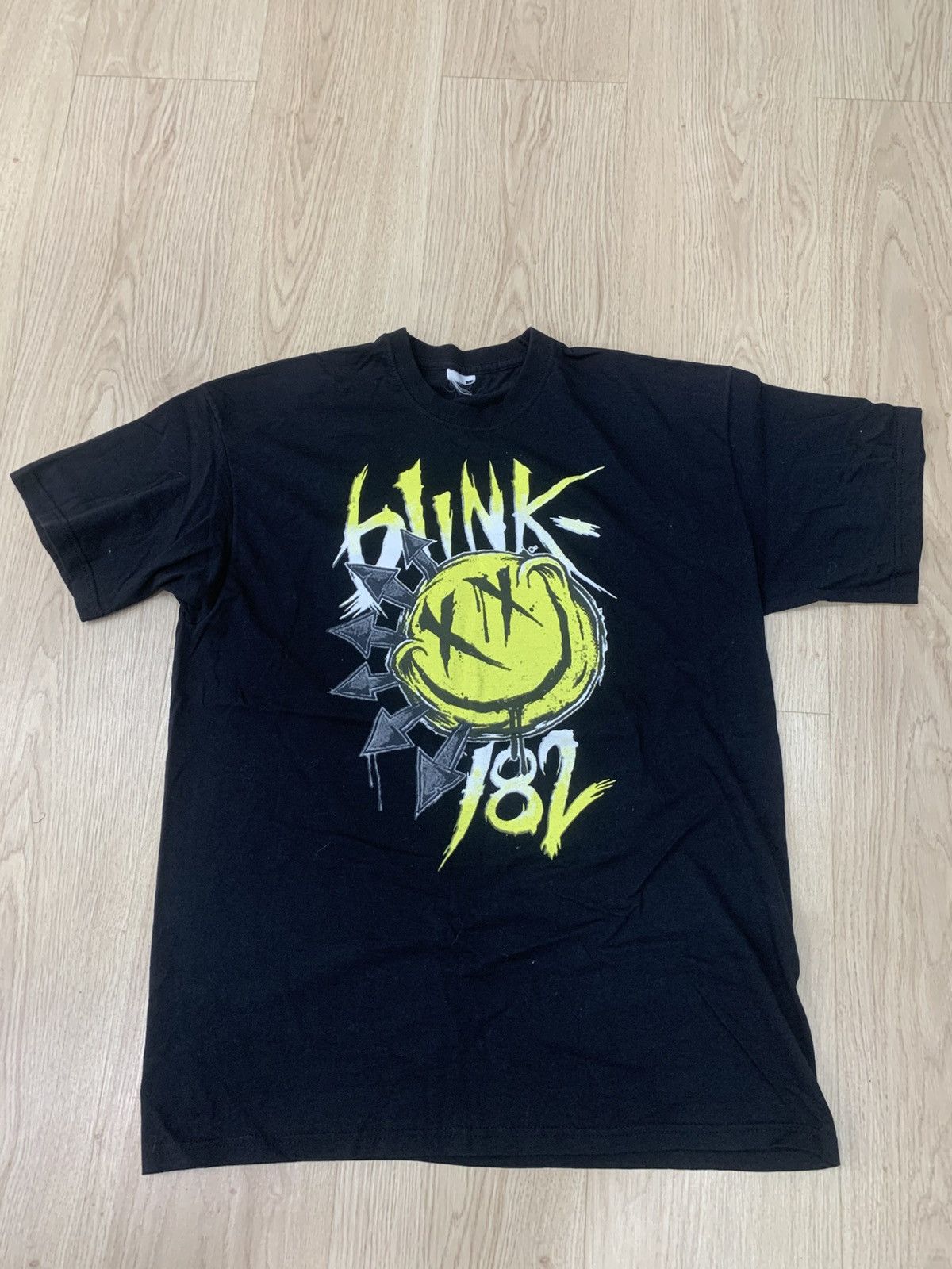 Band Tees Vtg y2k BLINK 182 TOUR BAND SHIRT GREEN DAY DEFTONES KORN Size US L / EU 52-54 / 3 - 4 Thumbnail
