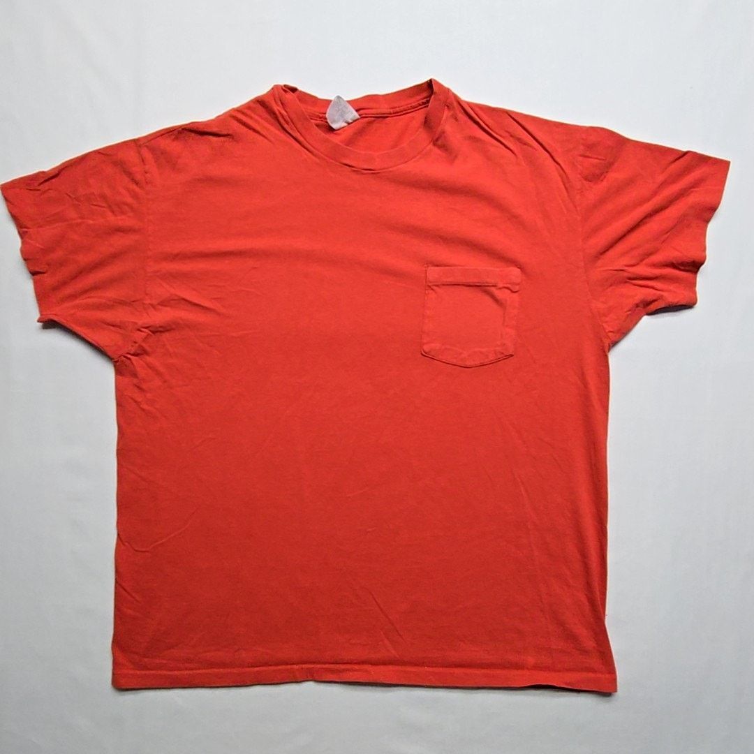 Vintage Vintage Red Blank Pocket T-Shirt XL Crew Neck Hanes Tee Size US XL / EU 56 / 4 - 1 Thumbnail