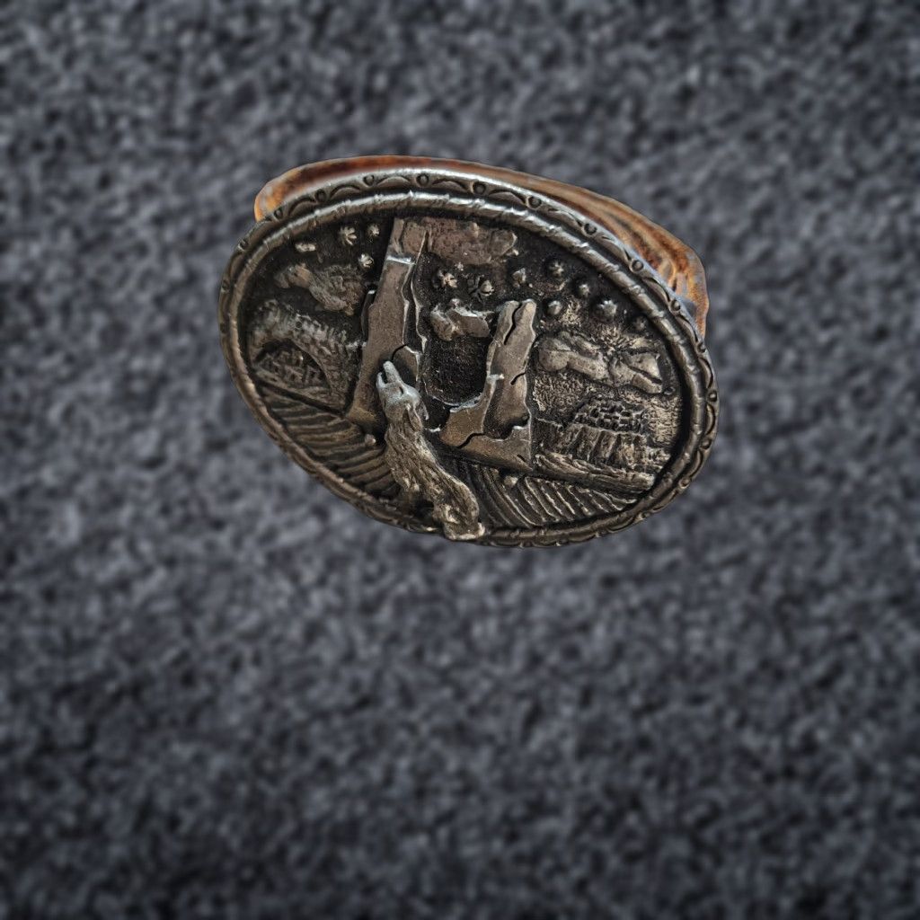 Vintage VINTAGE Wolf Howling Belt Buckle Western USA 1.5 in Silver Mens Belt Buckle Wolf Decor Cowboy Cowgirl Western Theme Vintage Buckle 1970s-1990s Mens Size ONE SIZE - 1 Thumbnail
