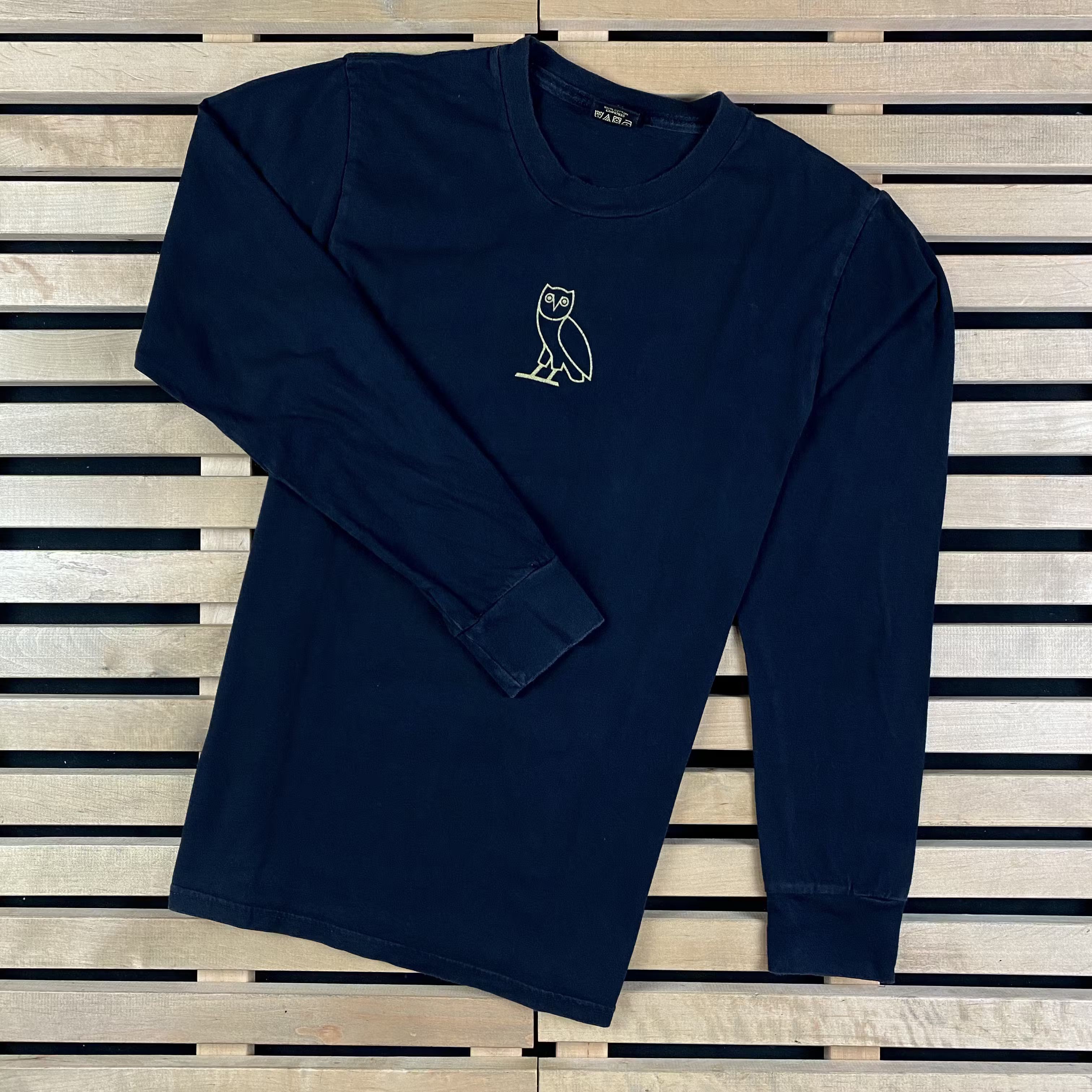October's Very Own Mens Long Sleeve OVO October’s Very Own Center Logo Size S Size US S / EU 44-46 / 1 - 1 Thumbnail