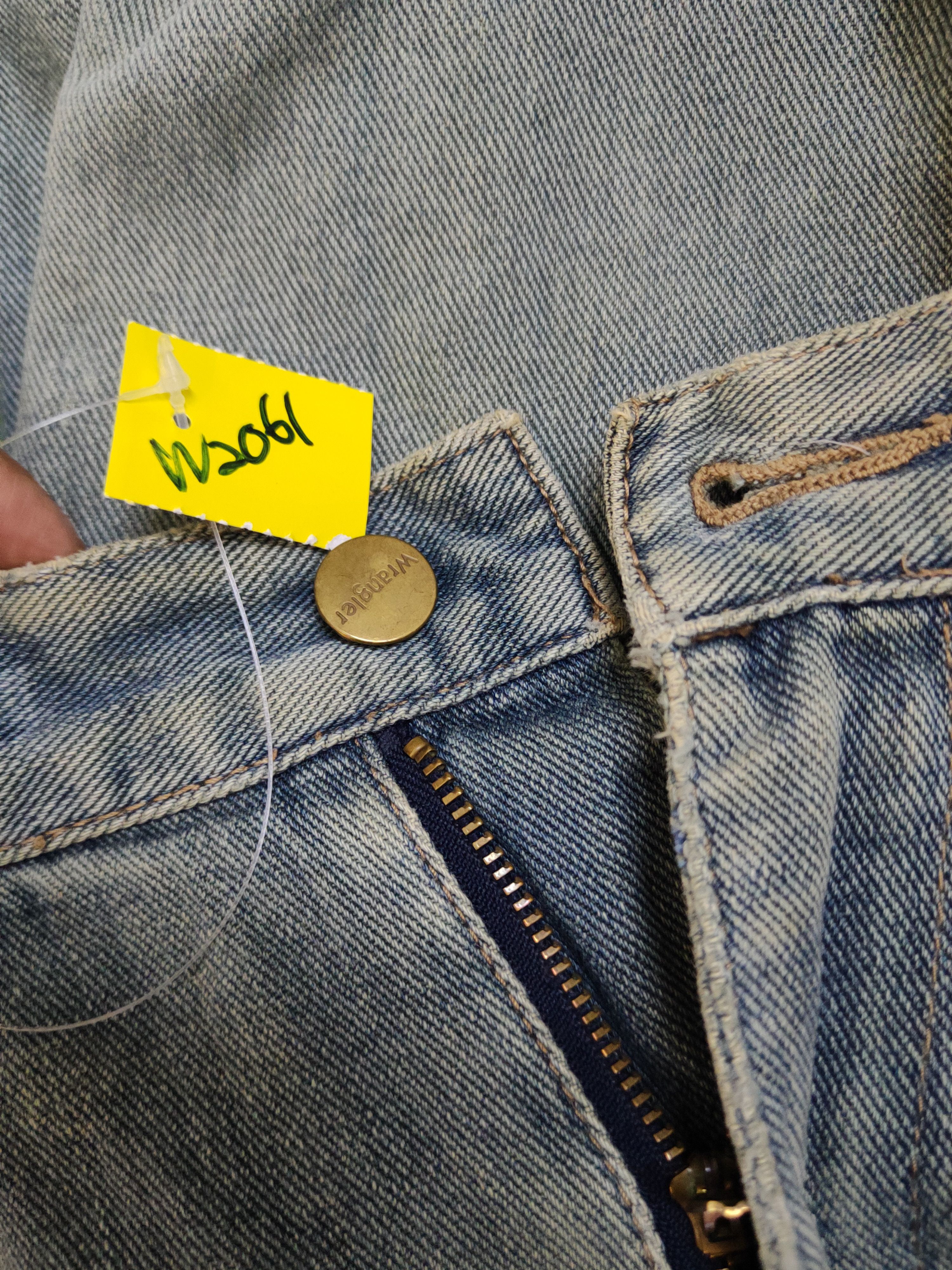 Vintage Wrangler vintage Faded Distressed Ripped denim Jeans #W2061 Size US 30 / EU 46 - 16 Thumbnail